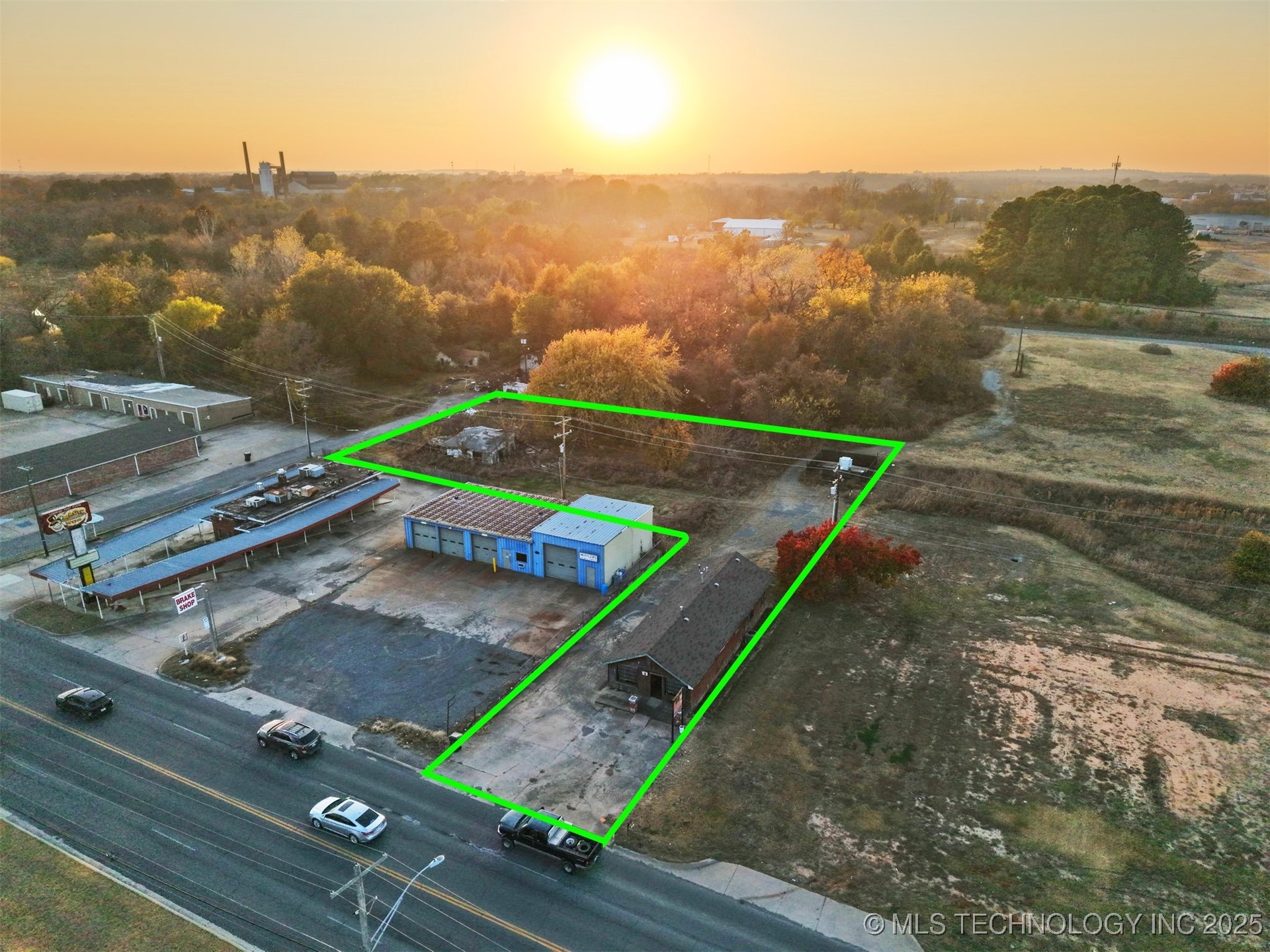 1917 N York Property Photo 3