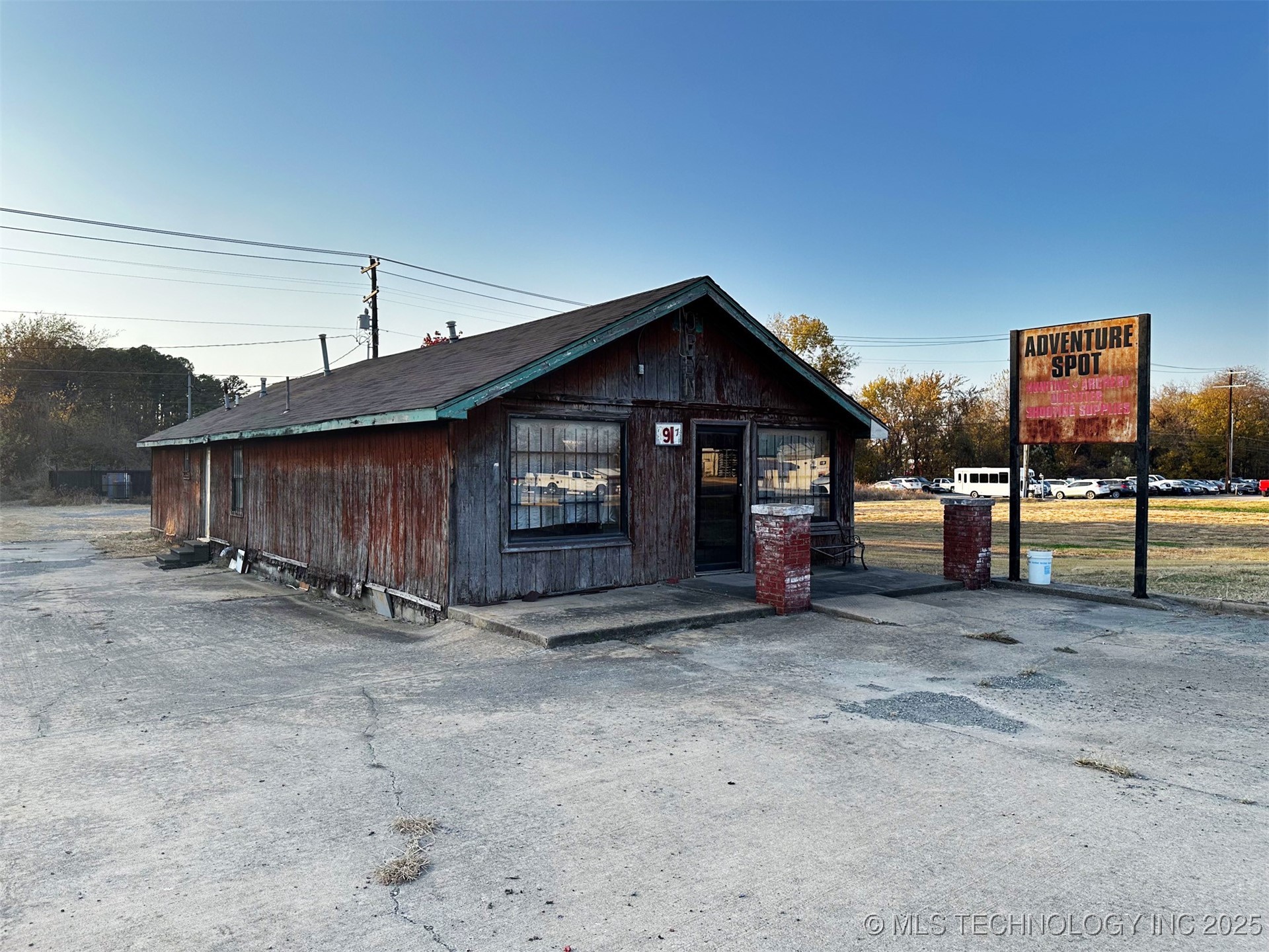 1917 N York Property Photo 8