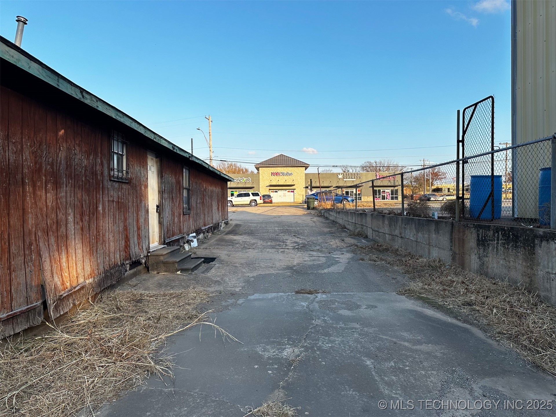 1917 N York Property Photo 11