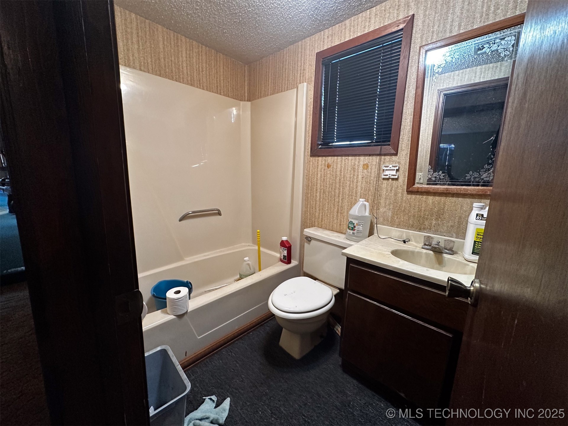 1917 N York Property Photo 17