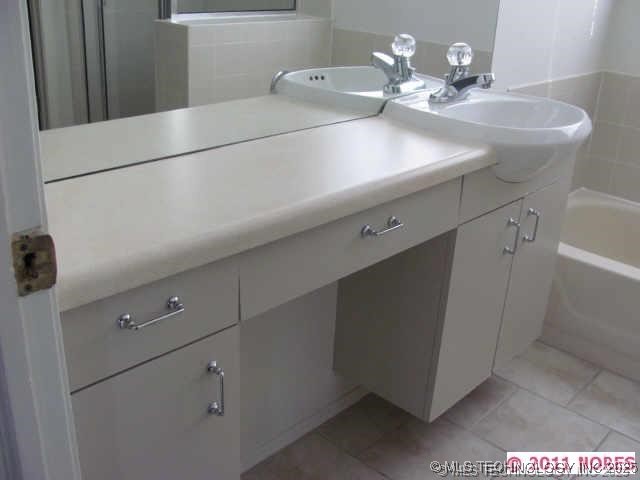 2611 W 66th Street S Property Photo 10