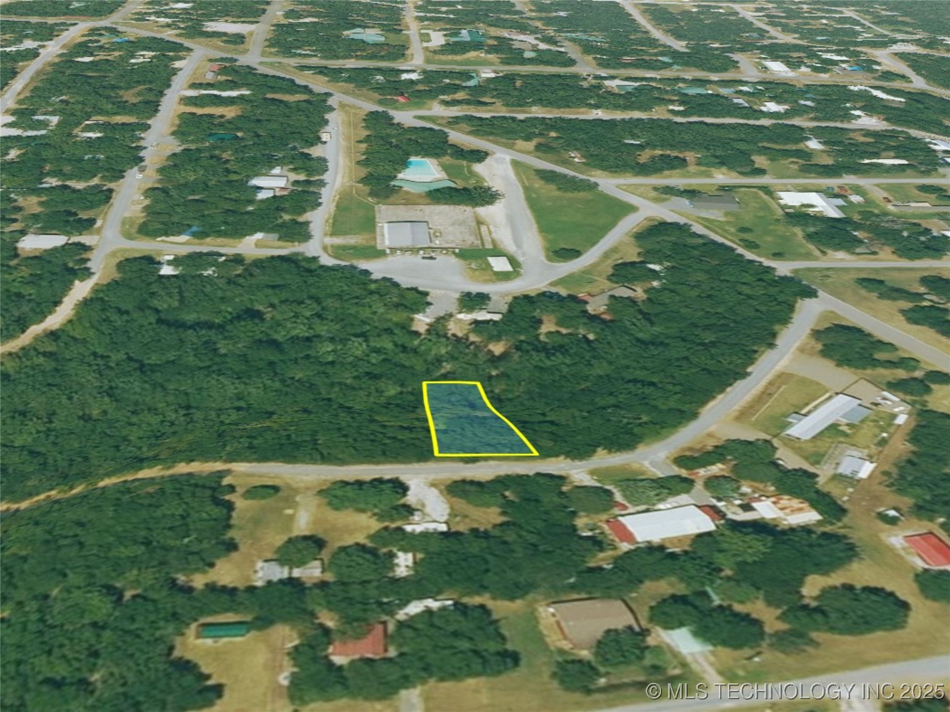 15077 Carlisle Drive Property Photo 9