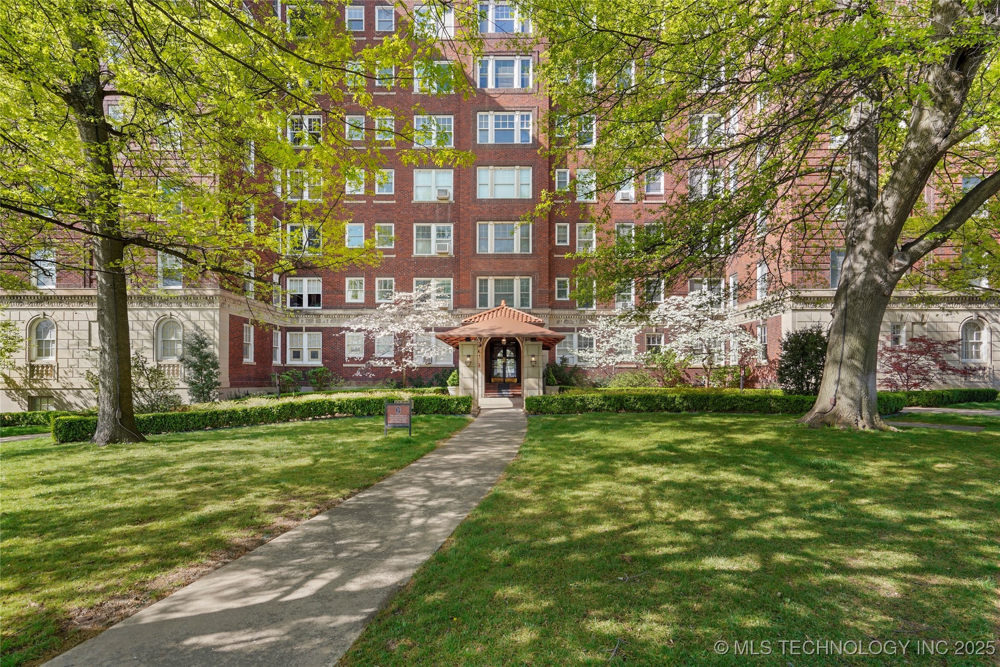 1500 S Frisco Avenue 6e Property Photo 1