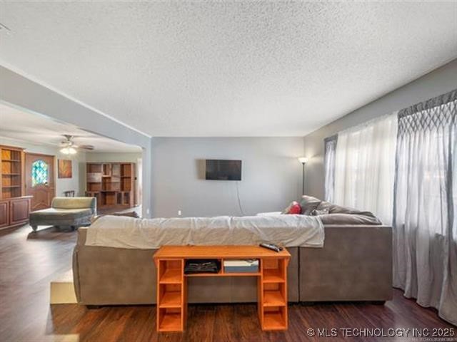 2313 S 82nd East Avenue Property Photo 4