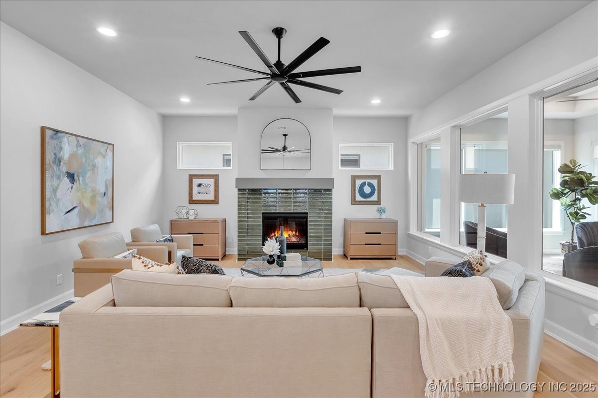 1230 N 71st Place Property Photo 13