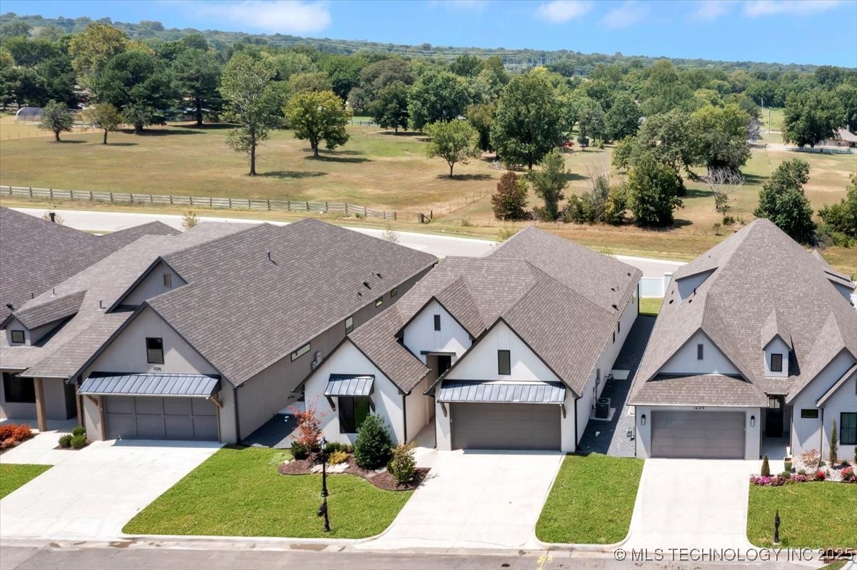 1230 N 71st Place Property Photo 58