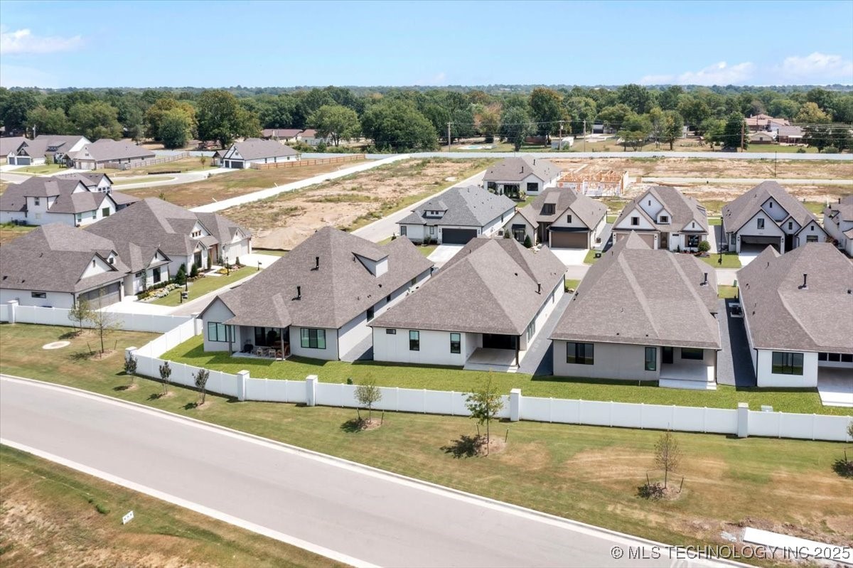 1230 N 71st Place Property Photo 64