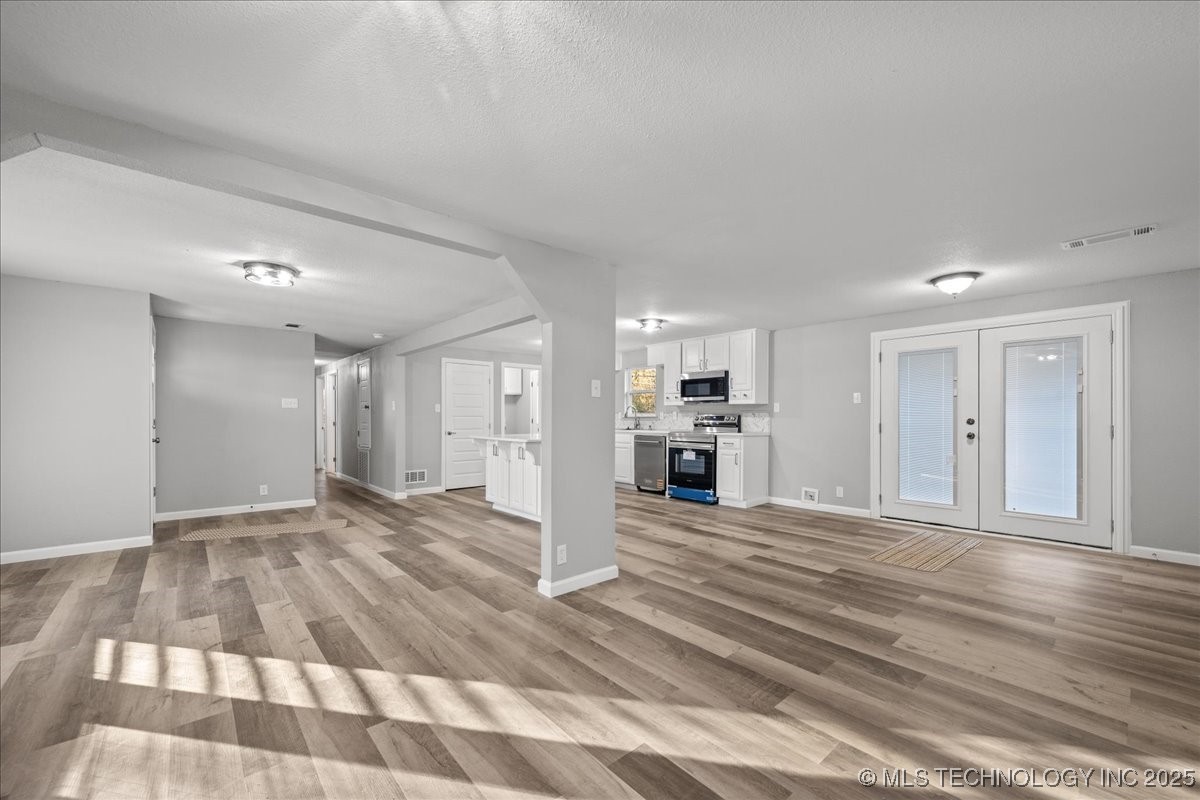 802 E Circle Property Photo 4