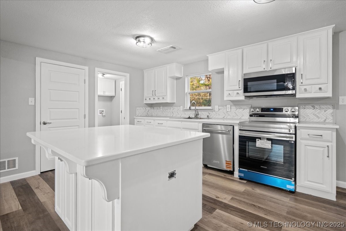 802 E Circle Property Photo 5