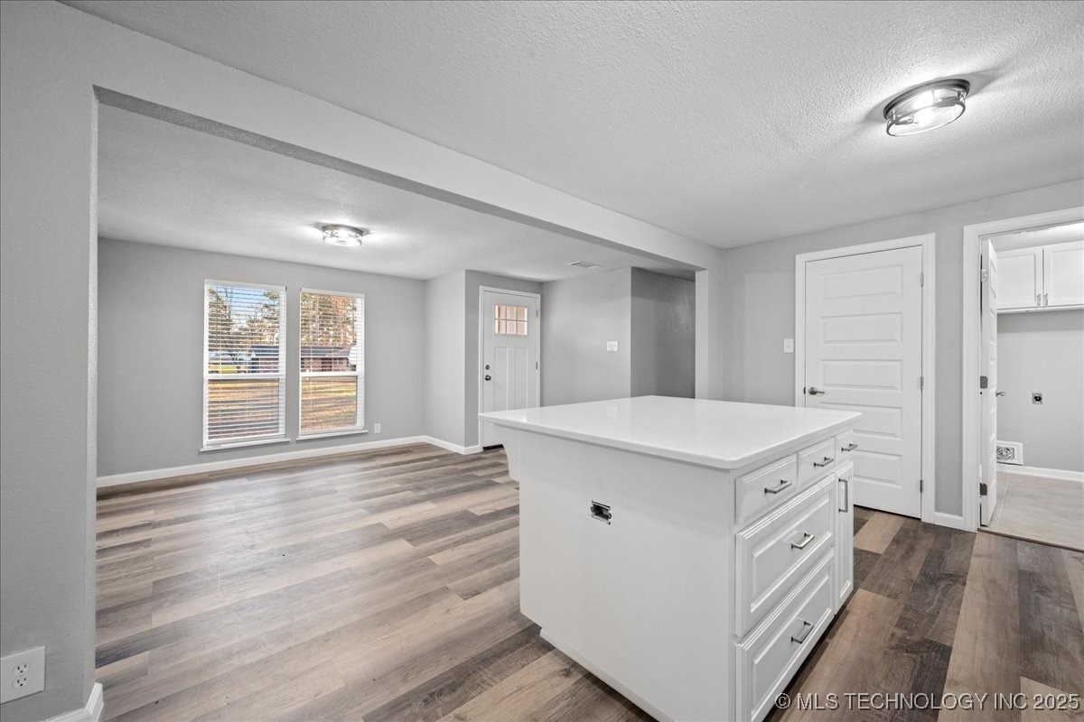 802 E Circle Property Photo 8