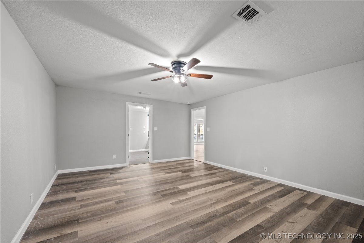 802 E Circle Property Photo 9