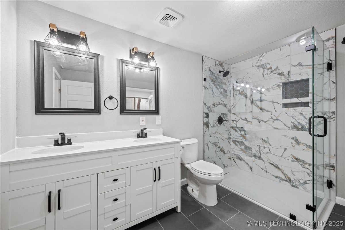 802 E Circle Property Photo 11