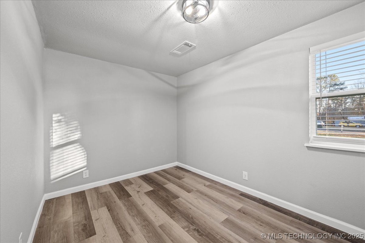 802 E Circle Property Photo 15