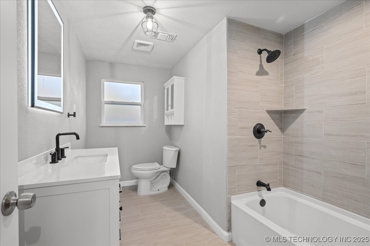 802 E Circle Property Photo 17