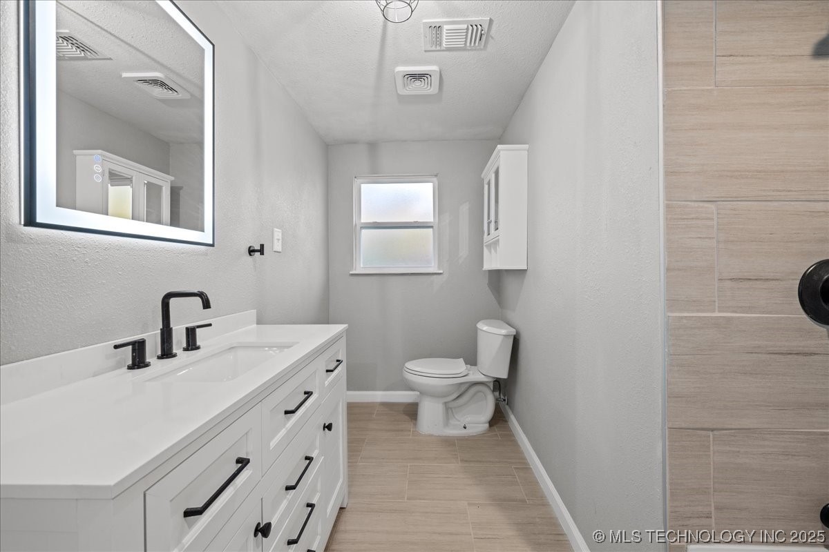 802 E Circle Property Photo 18