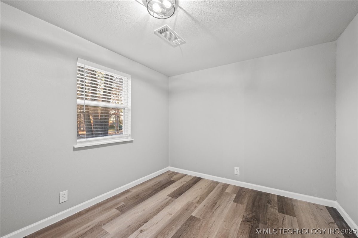 802 E Circle Property Photo 22