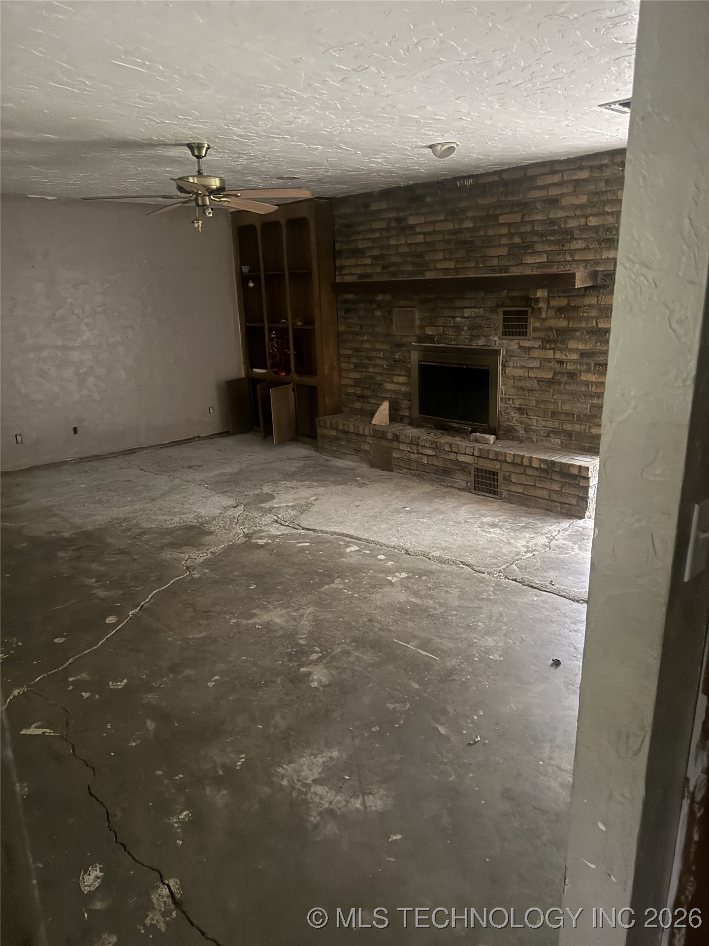 5090 S Robert Girten Road Property Photo 5