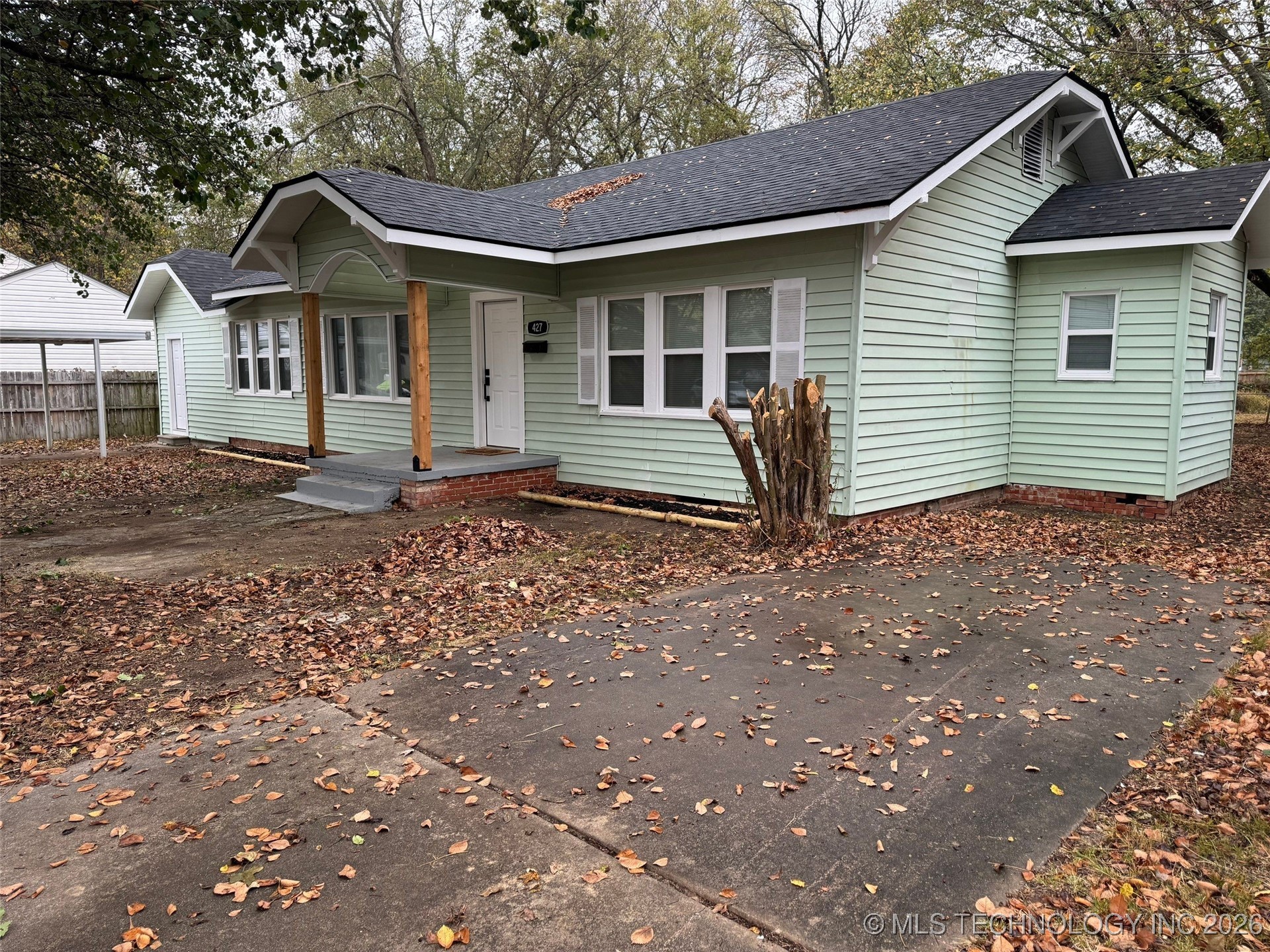 427 W 18th Street Property Photo 1