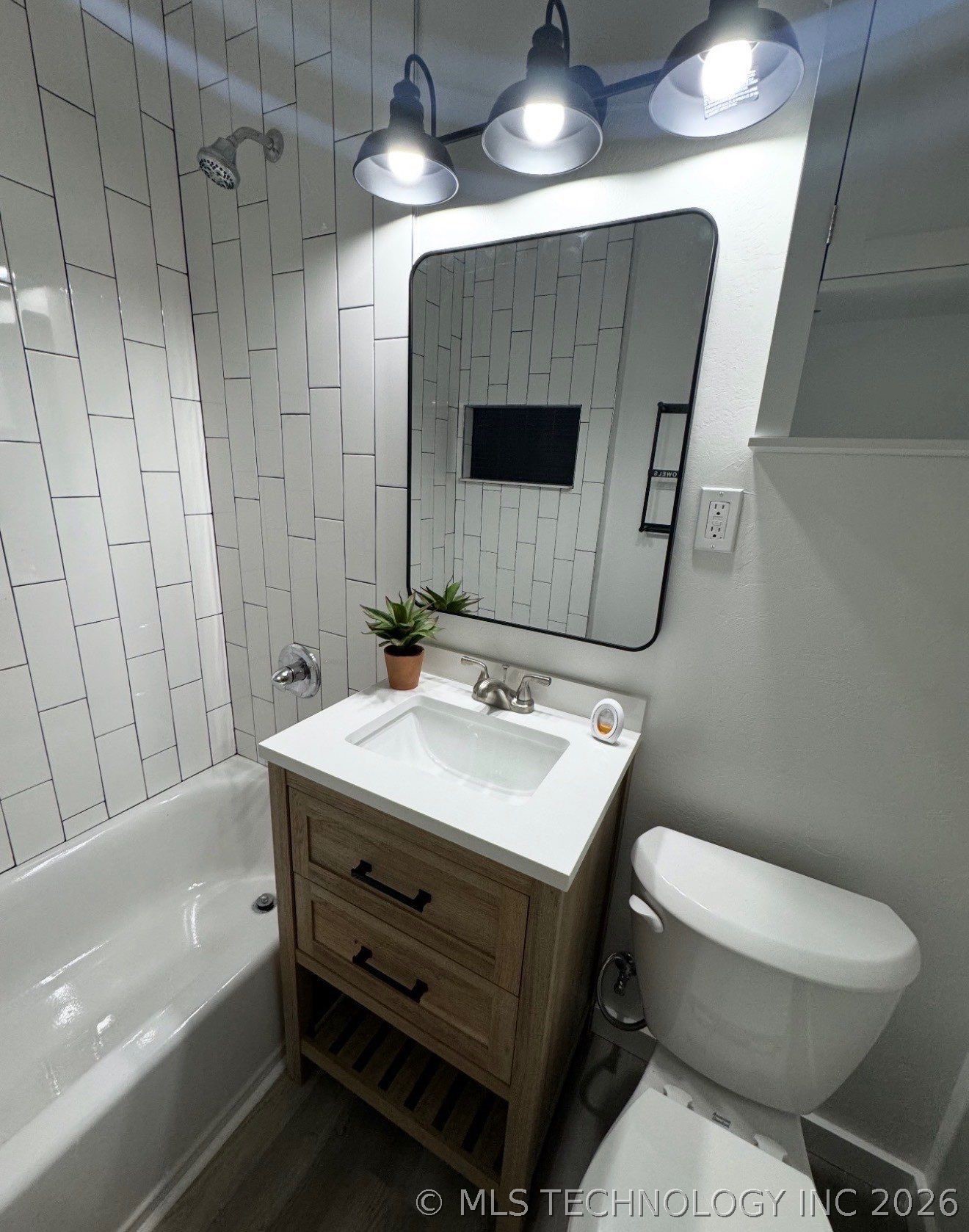 427 W 18th Street Property Photo 12