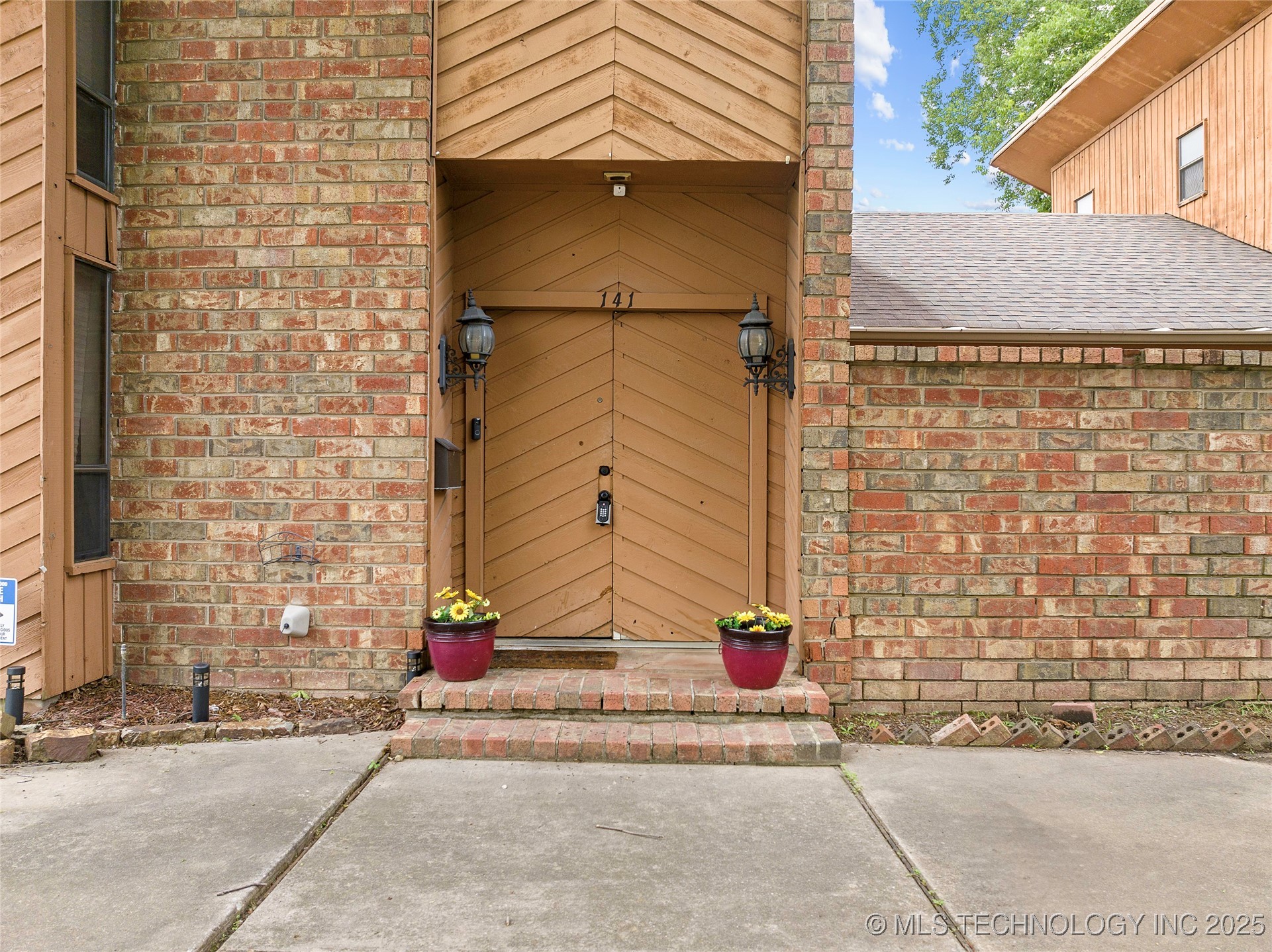 141 G Street Sw Property Photo 2