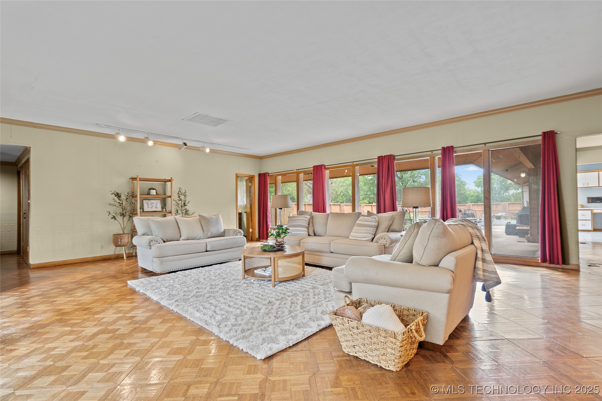 141 G Street Sw Property Photo 7