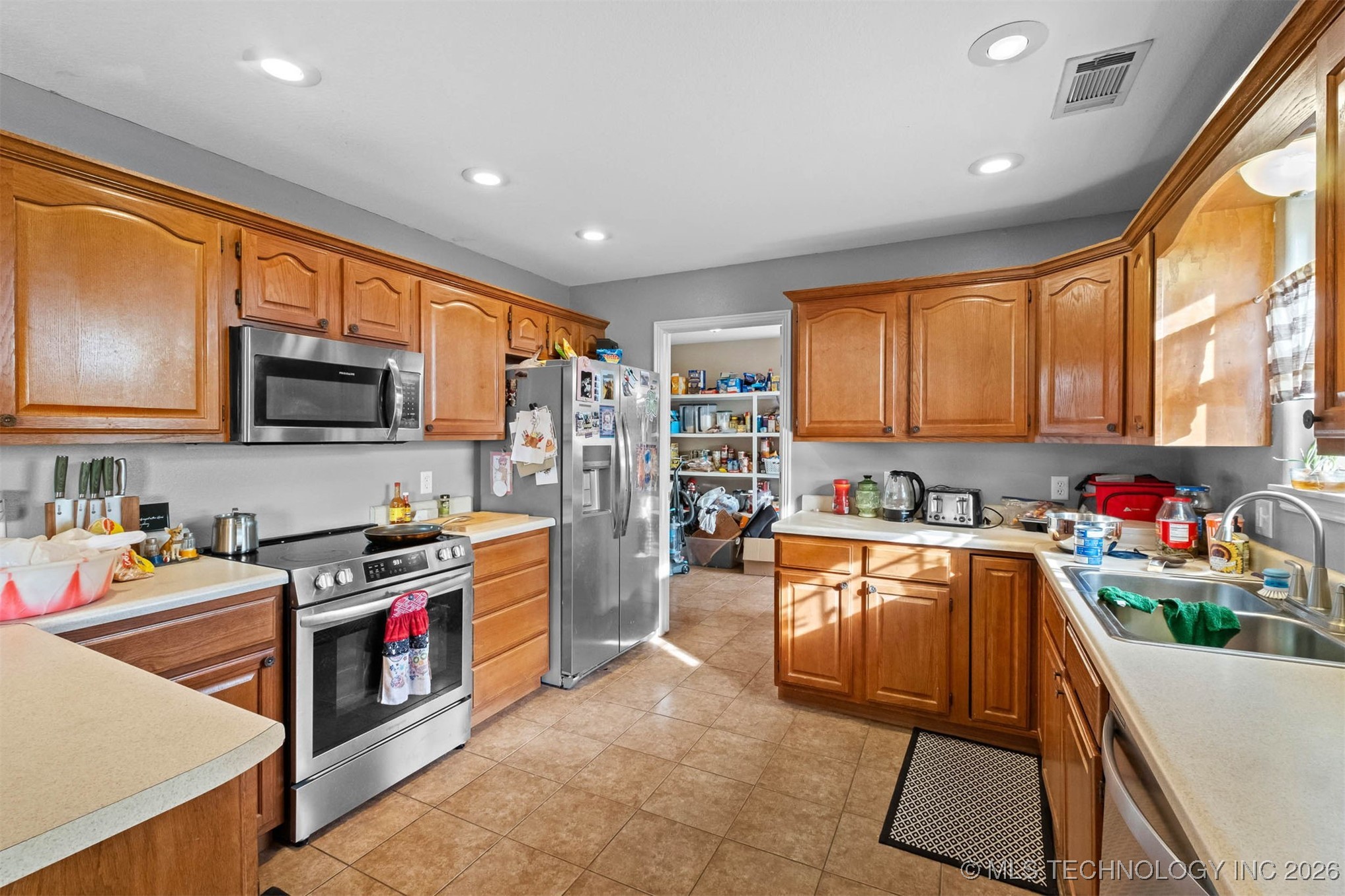 470242 E 680 Road Property Photo 15