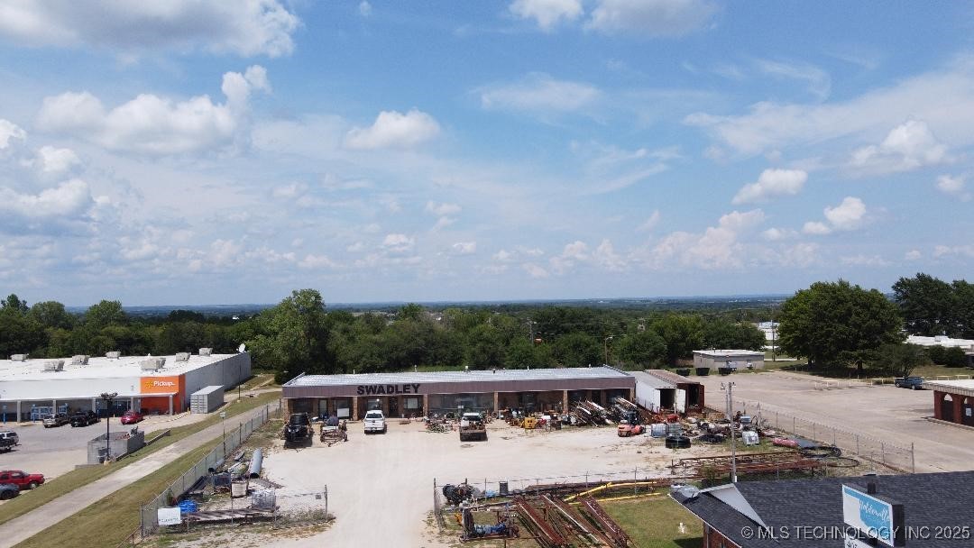 800 E Highway Property Photo 7