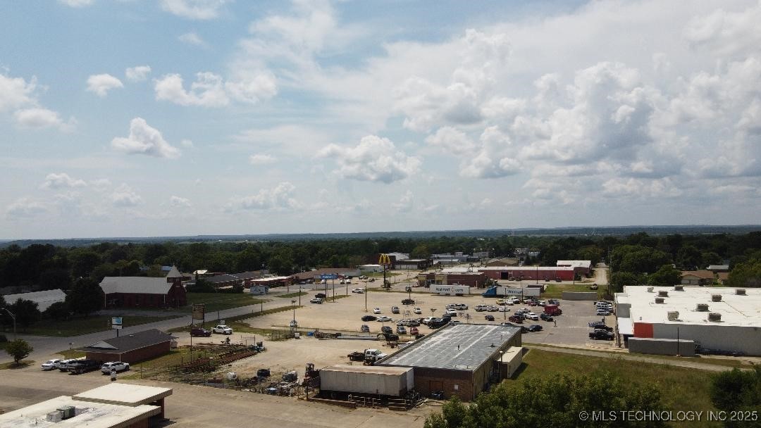 800 E Highway Property Photo 9