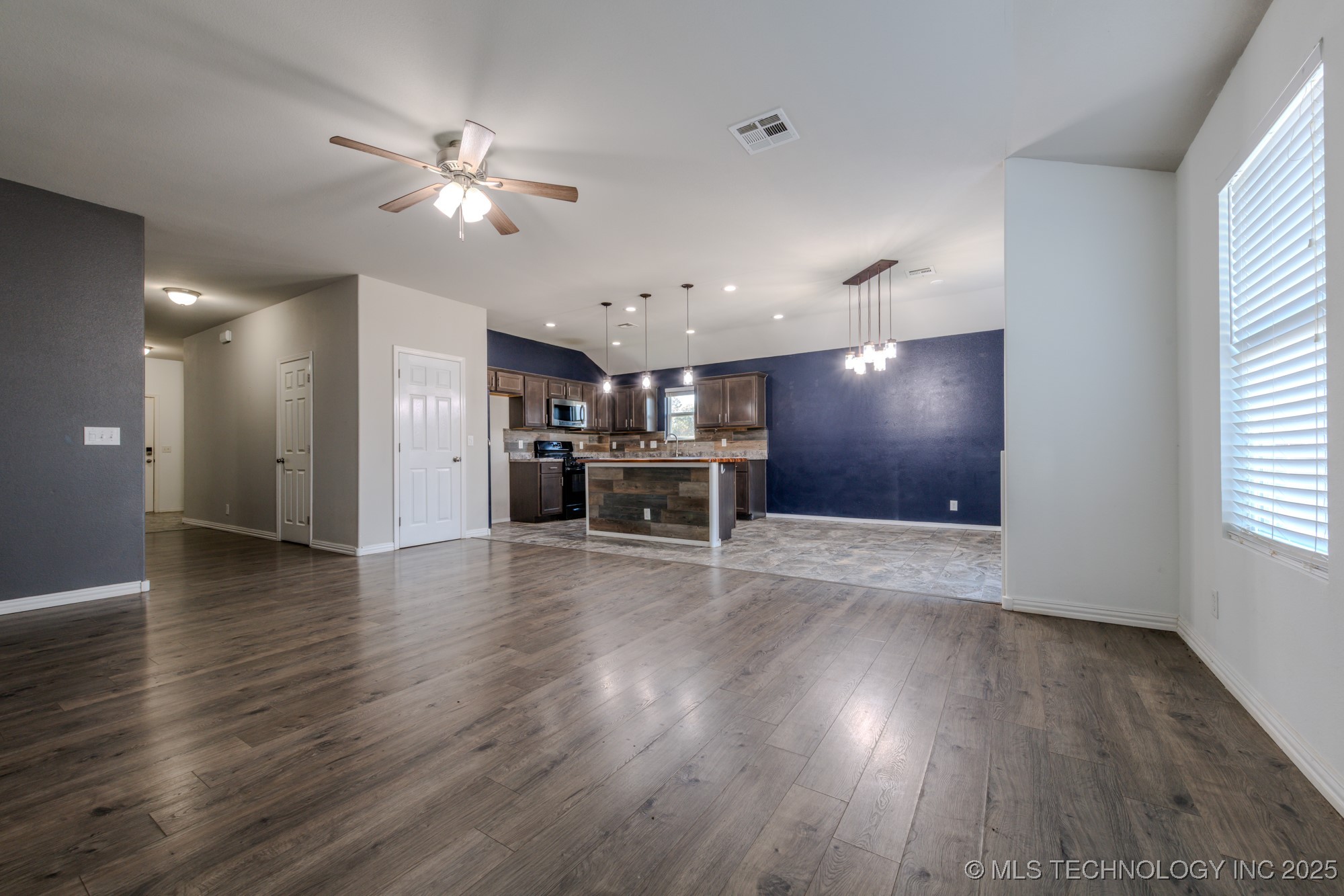 5811 E 146th Place S Property Photo 7