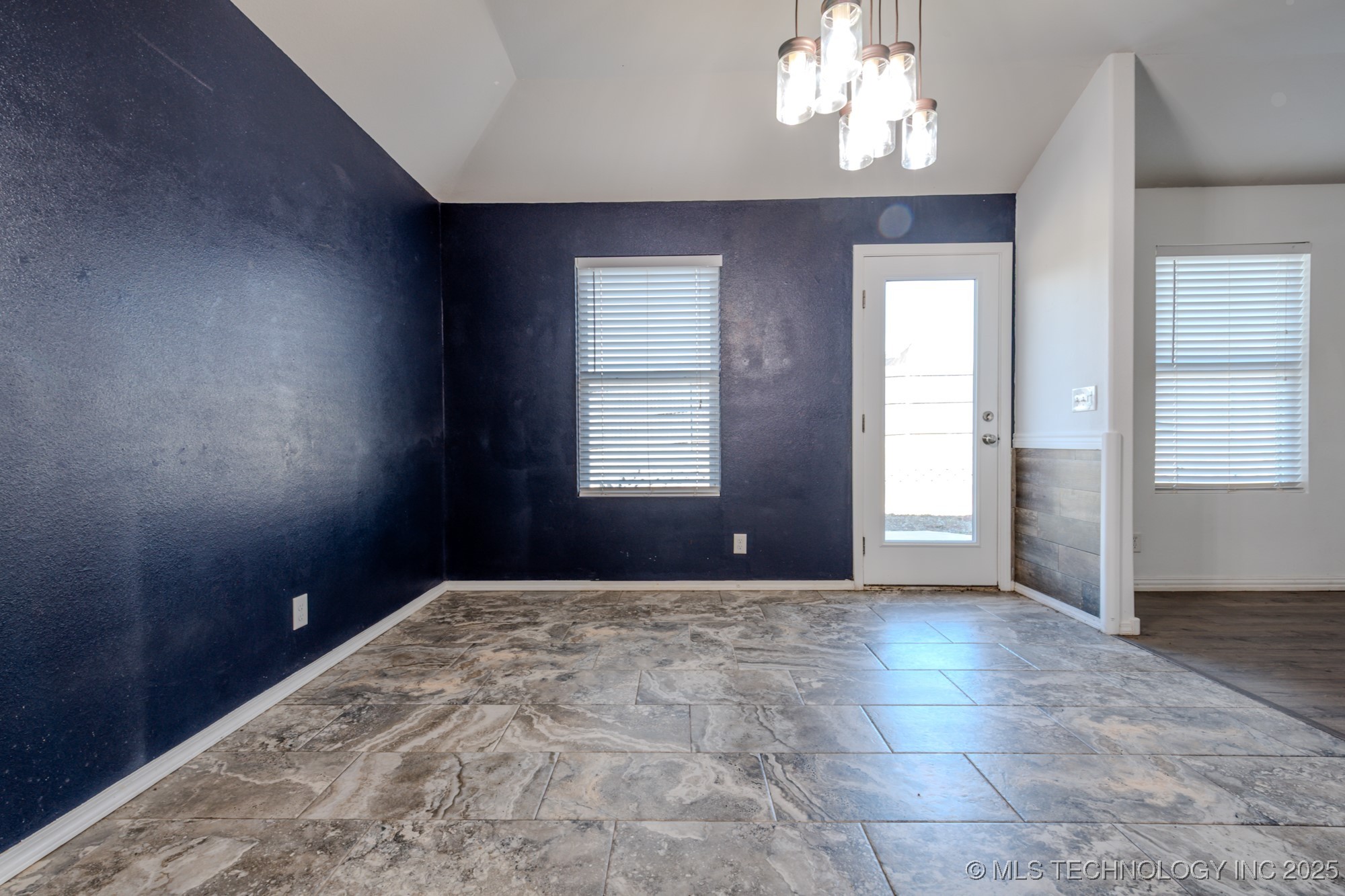 5811 E 146th Place S Property Photo 13