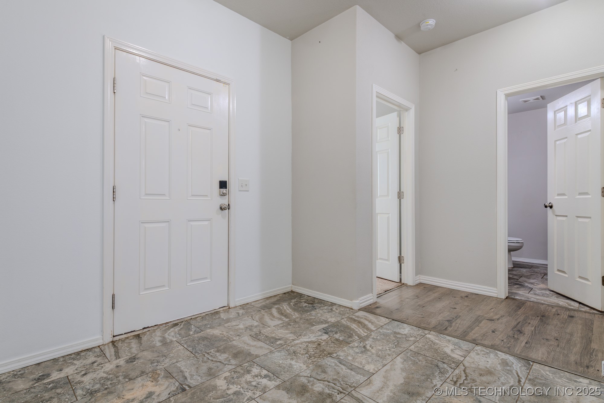 5811 E 146th Place S Property Photo 16