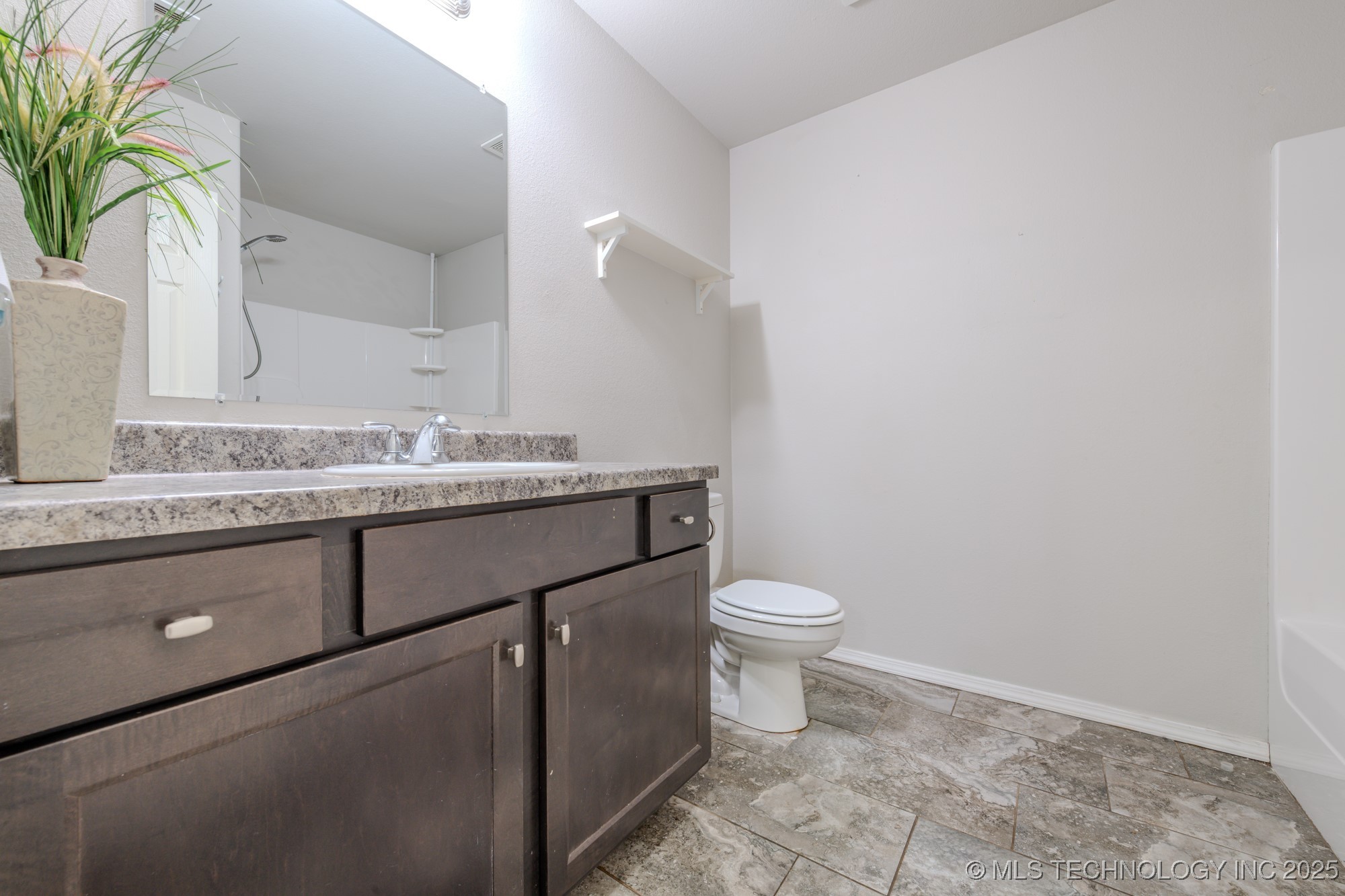 5811 E 146th Place S Property Photo 25