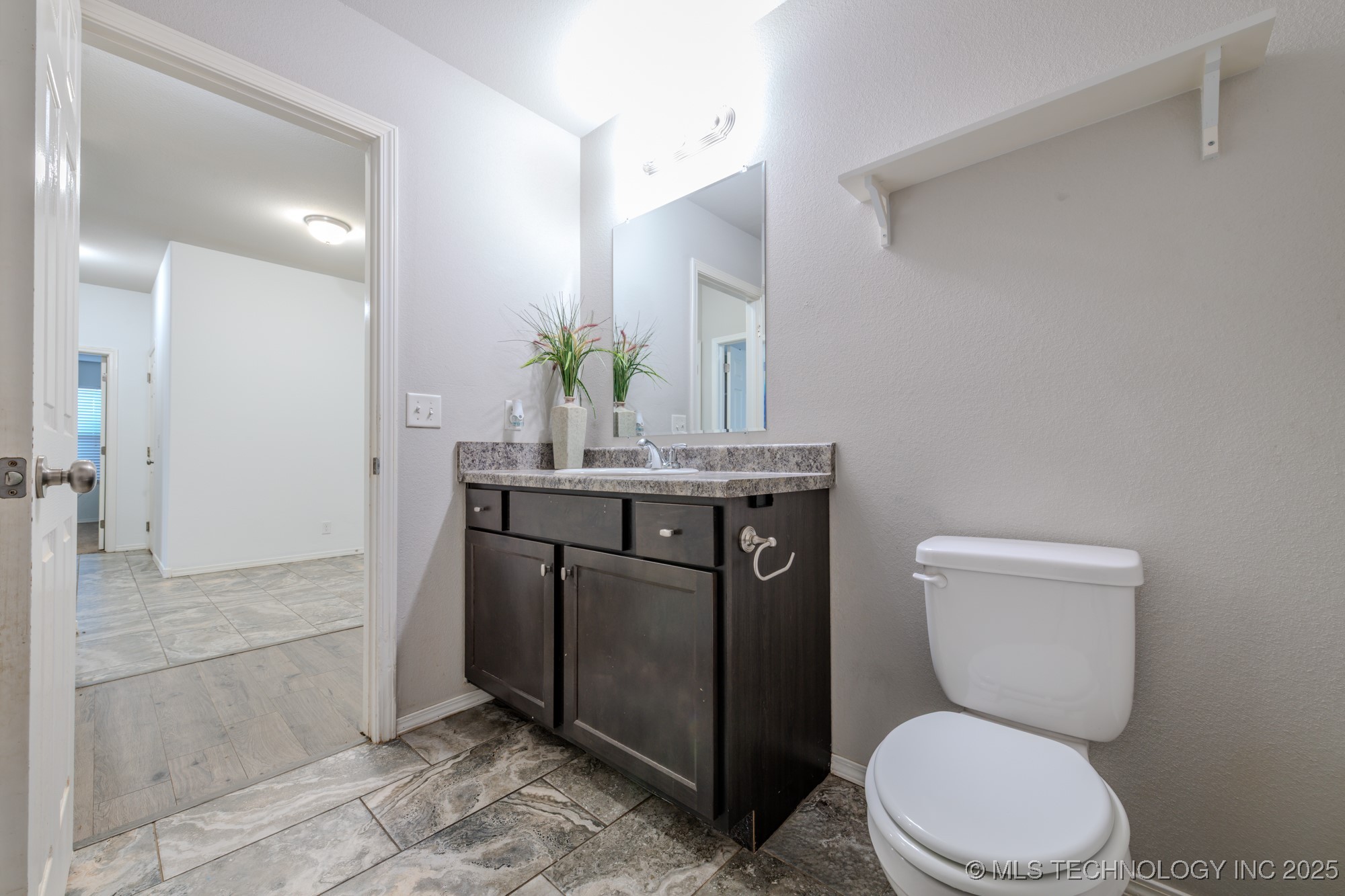 5811 E 146th Place S Property Photo 27