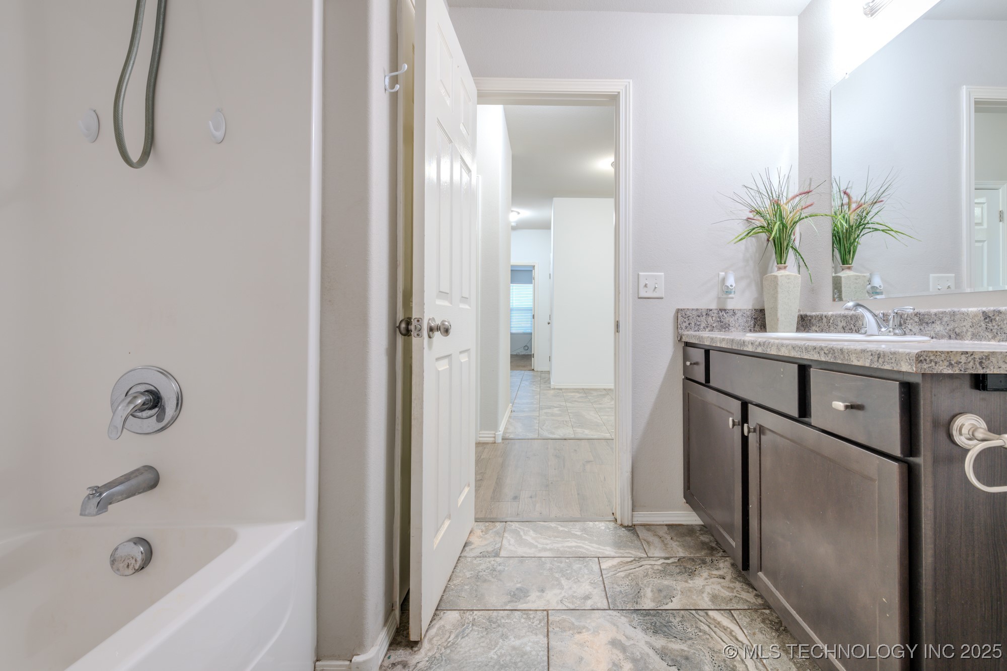 5811 E 146th Place S Property Photo 28