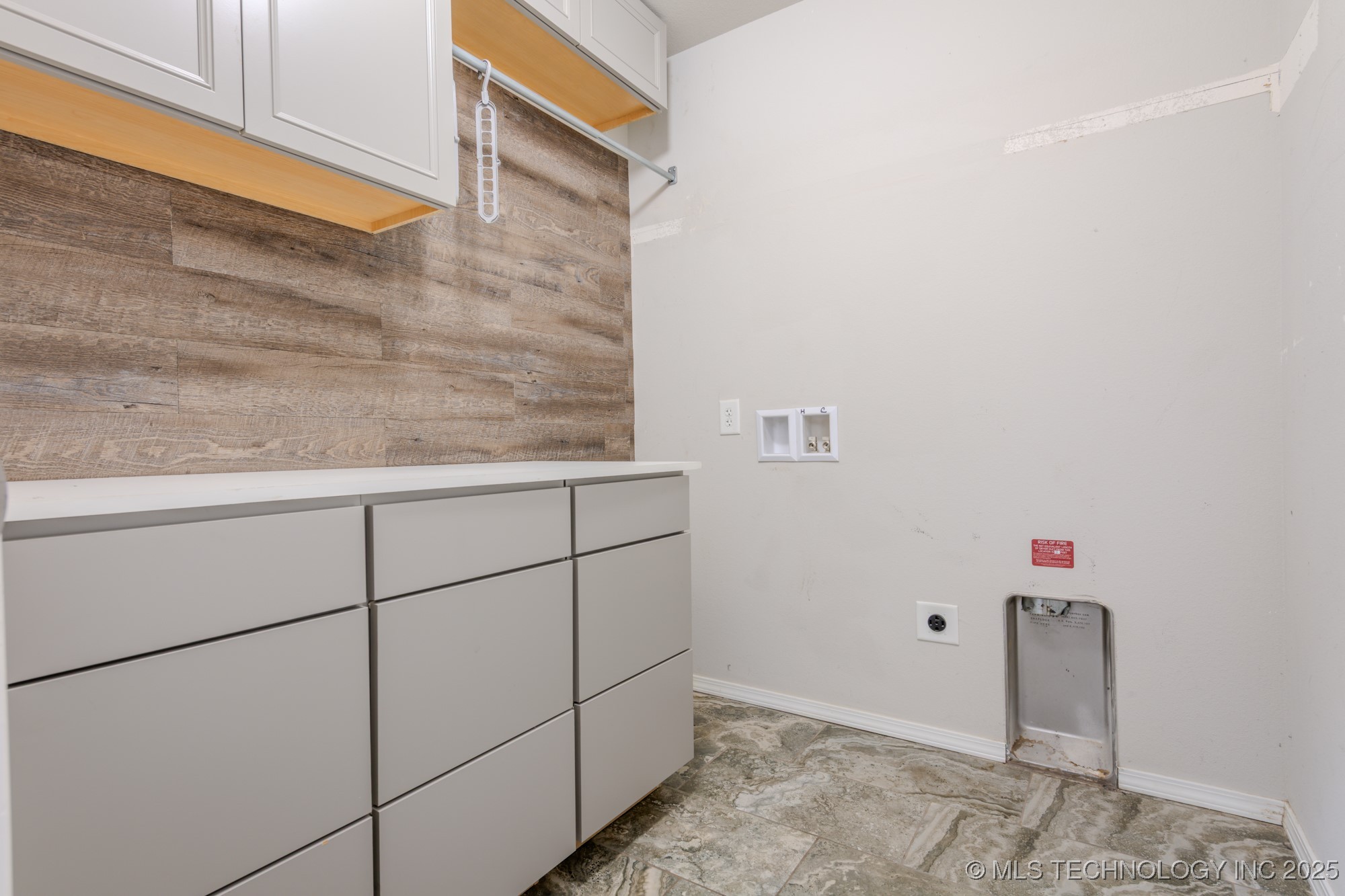 5811 E 146th Place S Property Photo 35