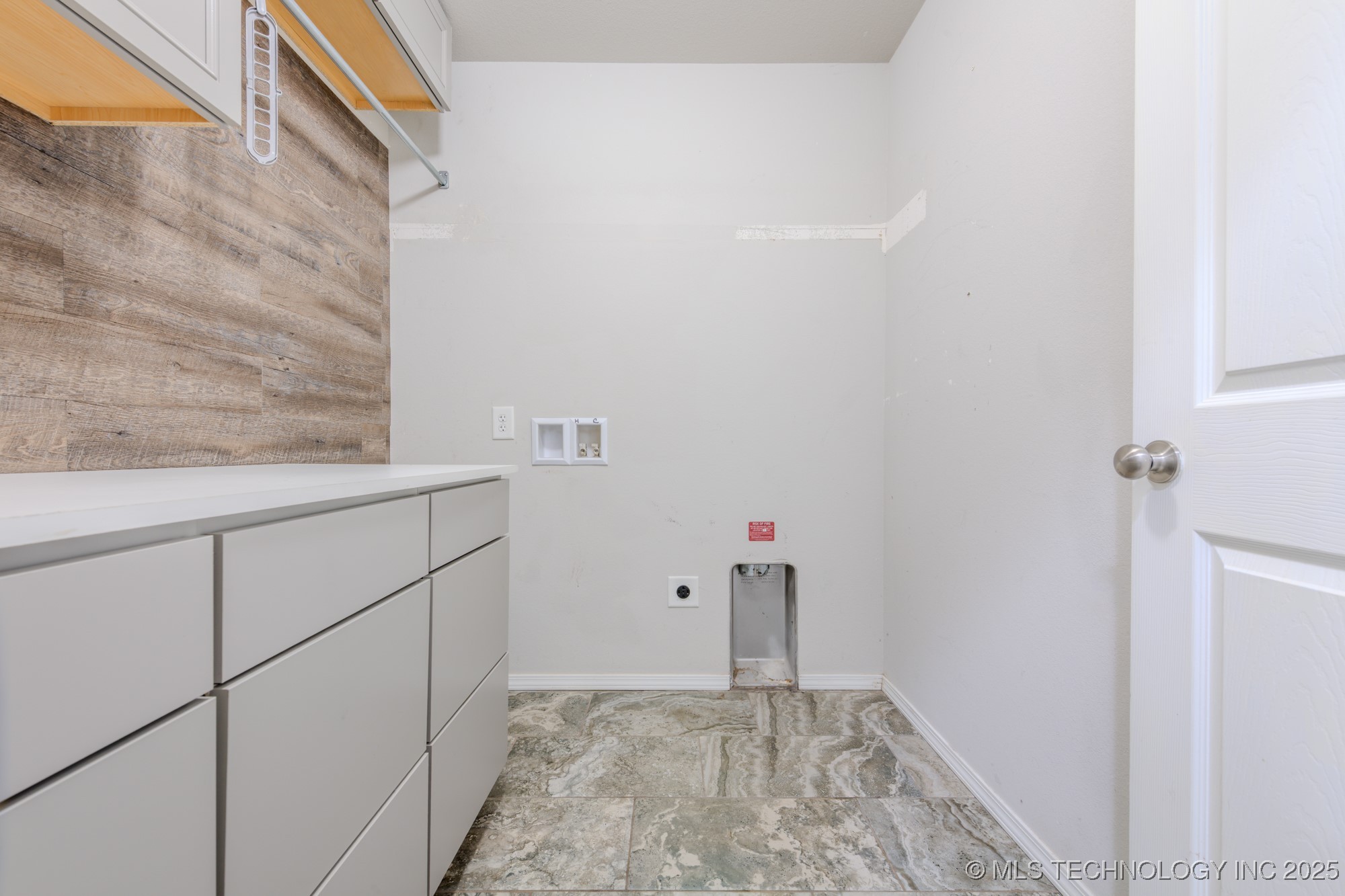 5811 E 146th Place S Property Photo 37