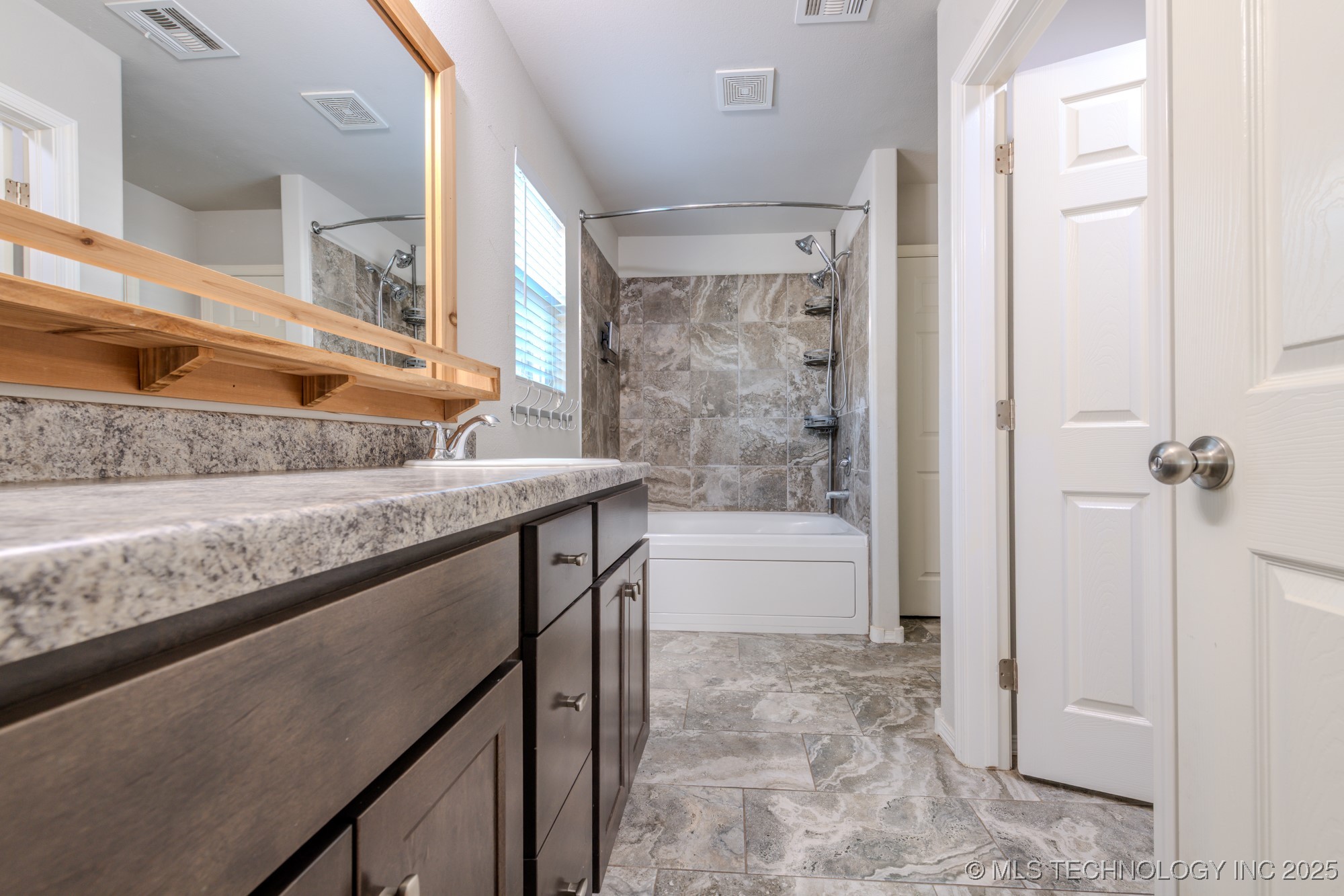 5811 E 146th Place S Property Photo 48