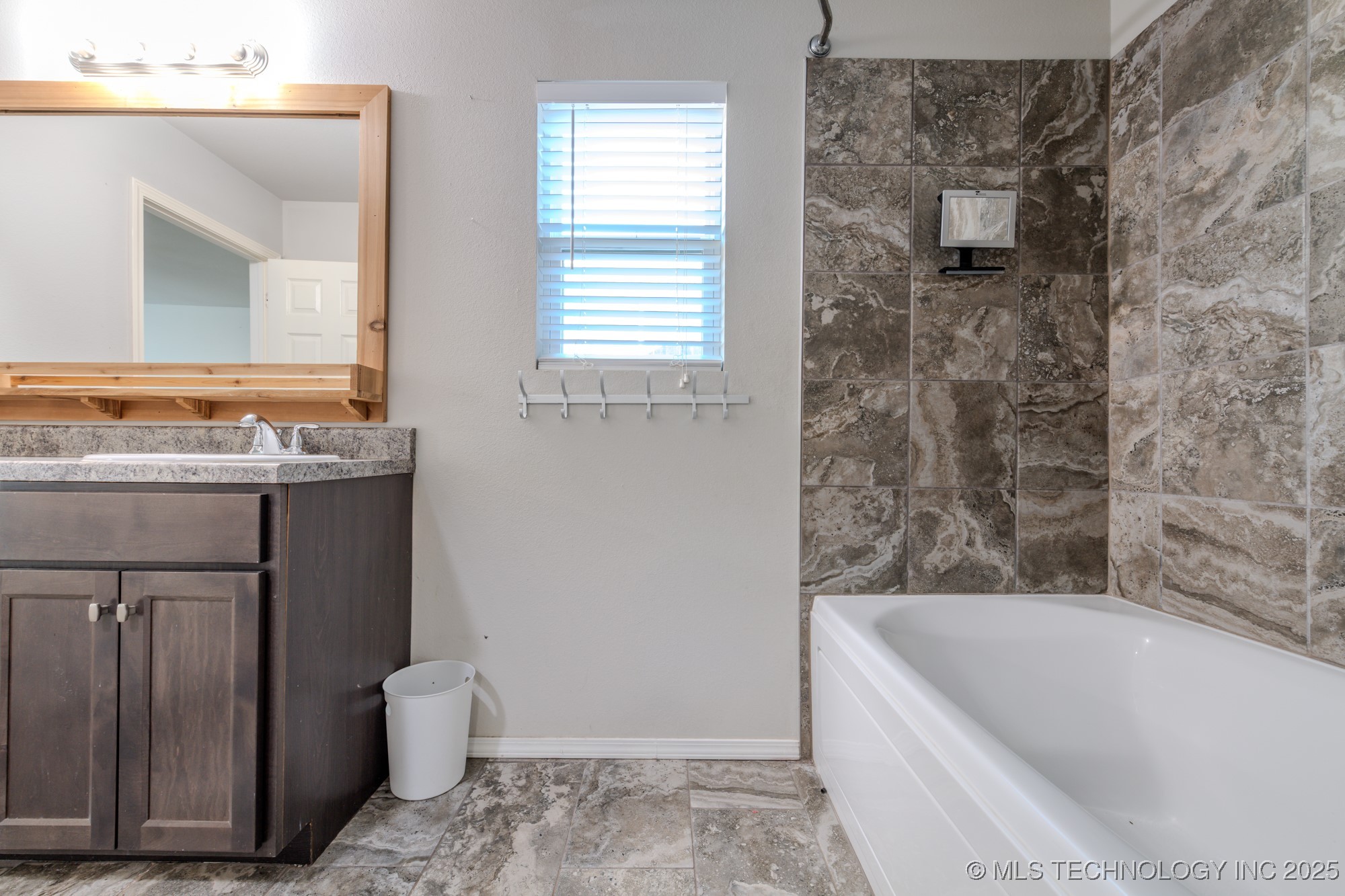 5811 E 146th Place S Property Photo 50