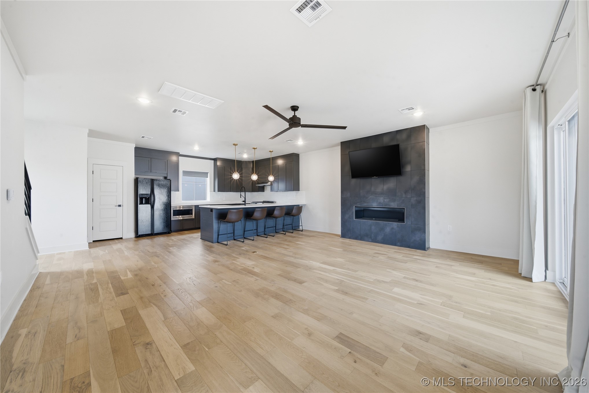 3767 S Riverside Drive E 3767 Property Photo 7