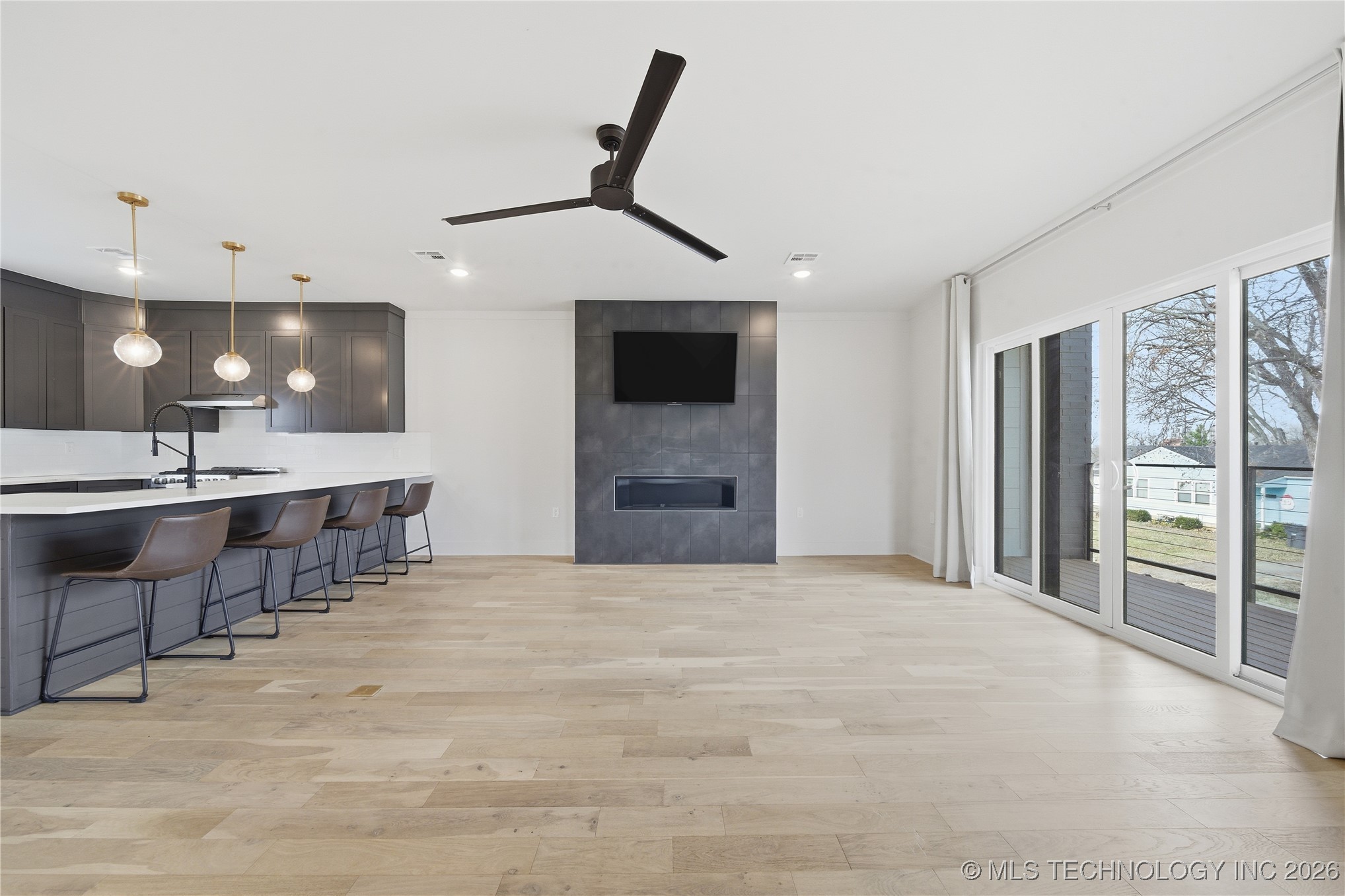 3767 S Riverside Drive E 3767 Property Photo 8