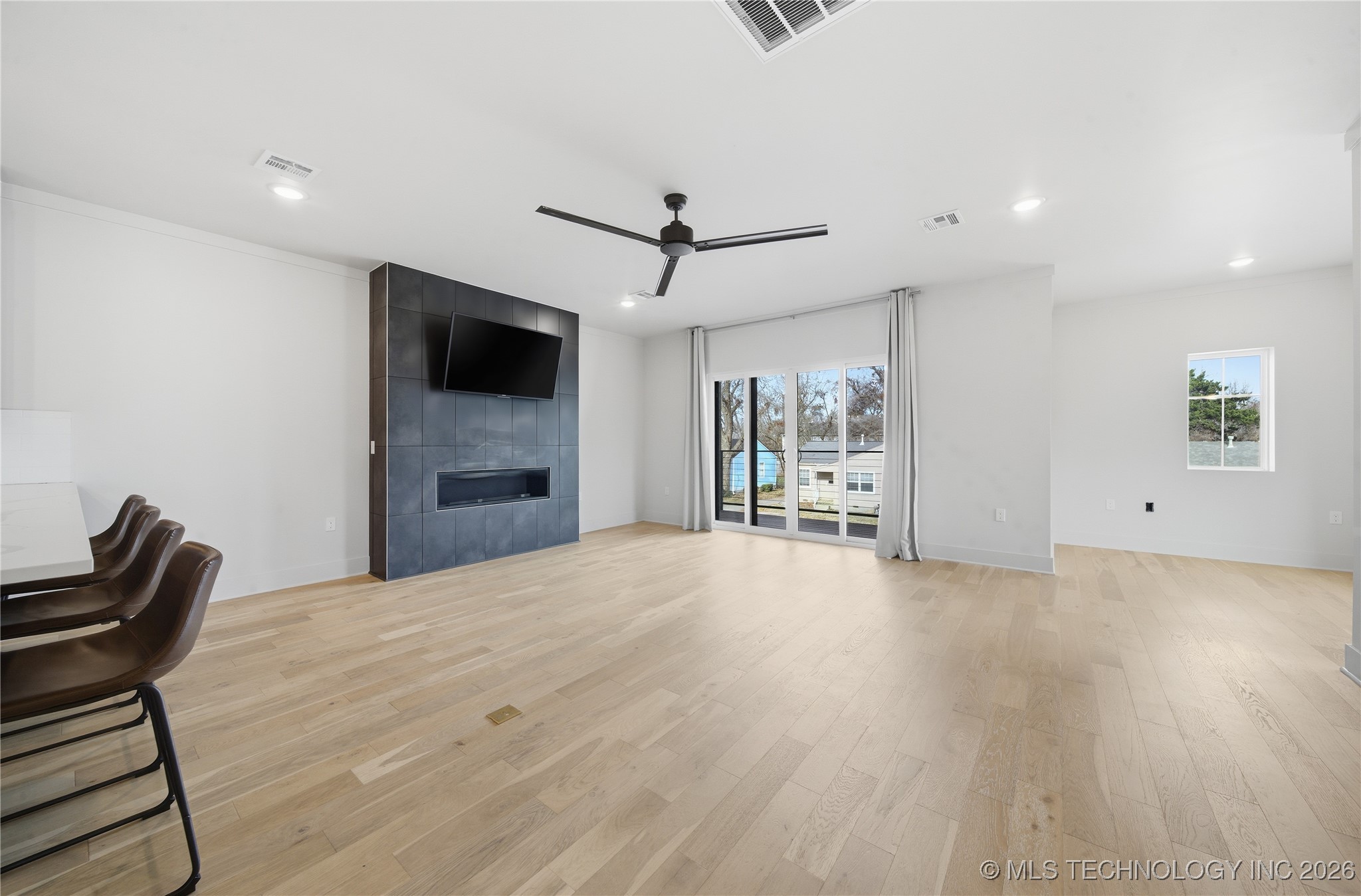 3767 S Riverside Drive E 3767 Property Photo 9