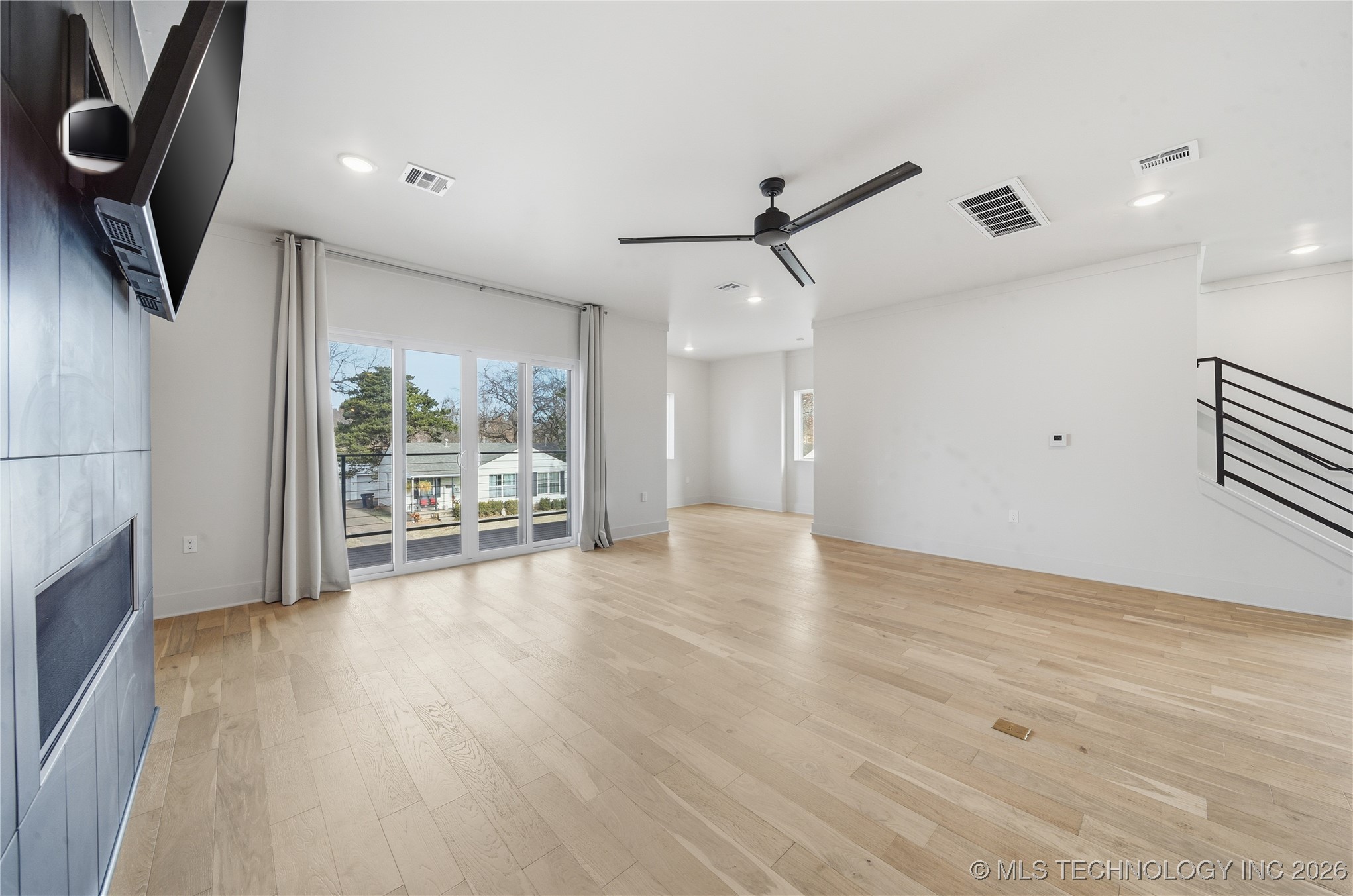 3767 S Riverside Drive E 3767 Property Photo 11