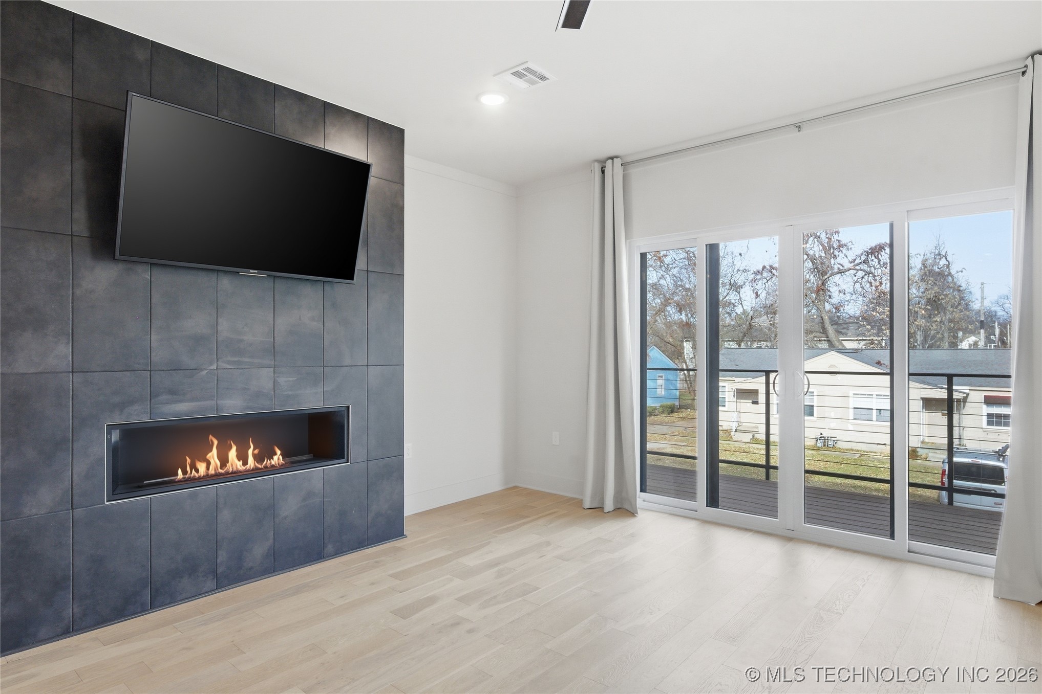 3767 S Riverside Drive E 3767 Property Photo 13