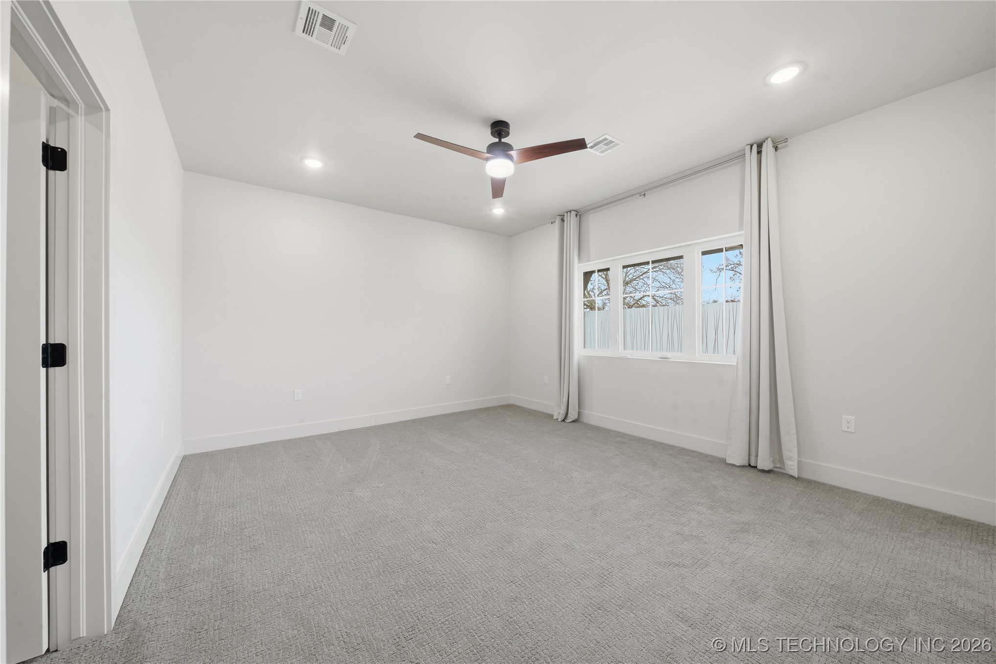 3767 S Riverside Drive E 3767 Property Photo 24