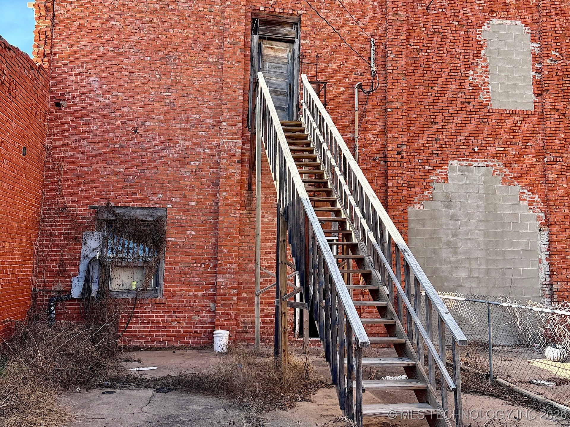 120 N Main Street Property Photo 2