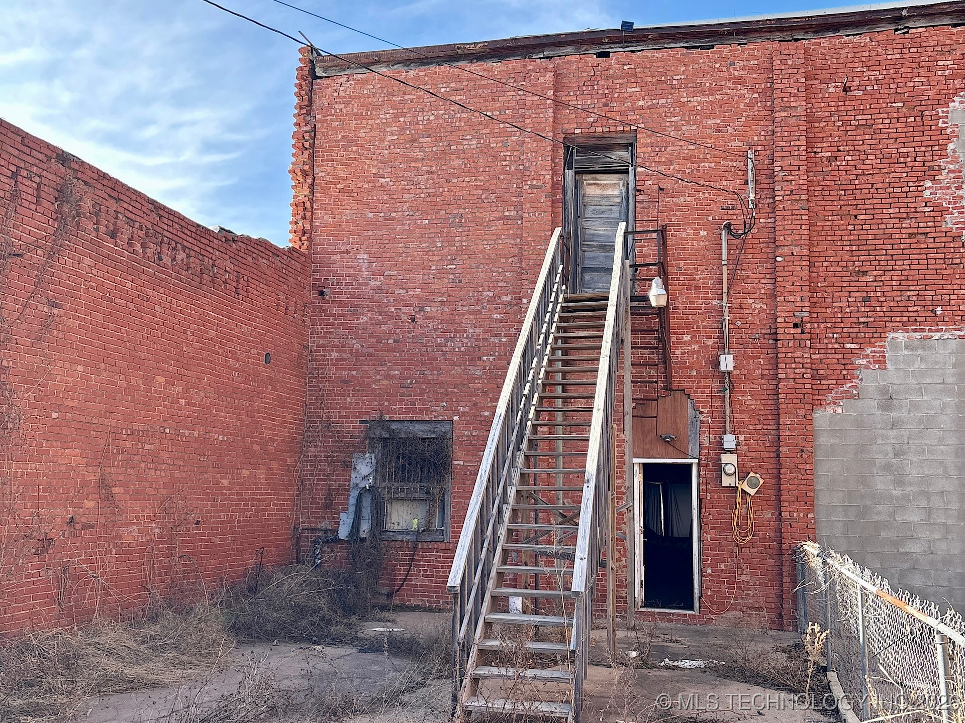 120 N Main Street Property Photo 3