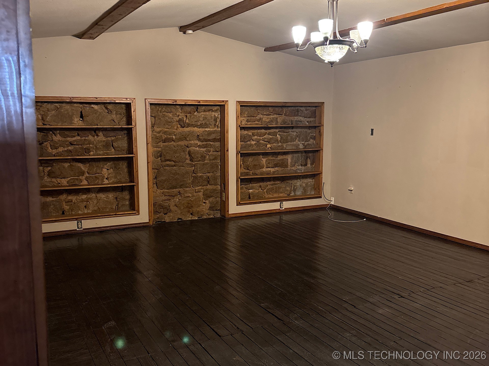 120 N Main Street Property Photo 4