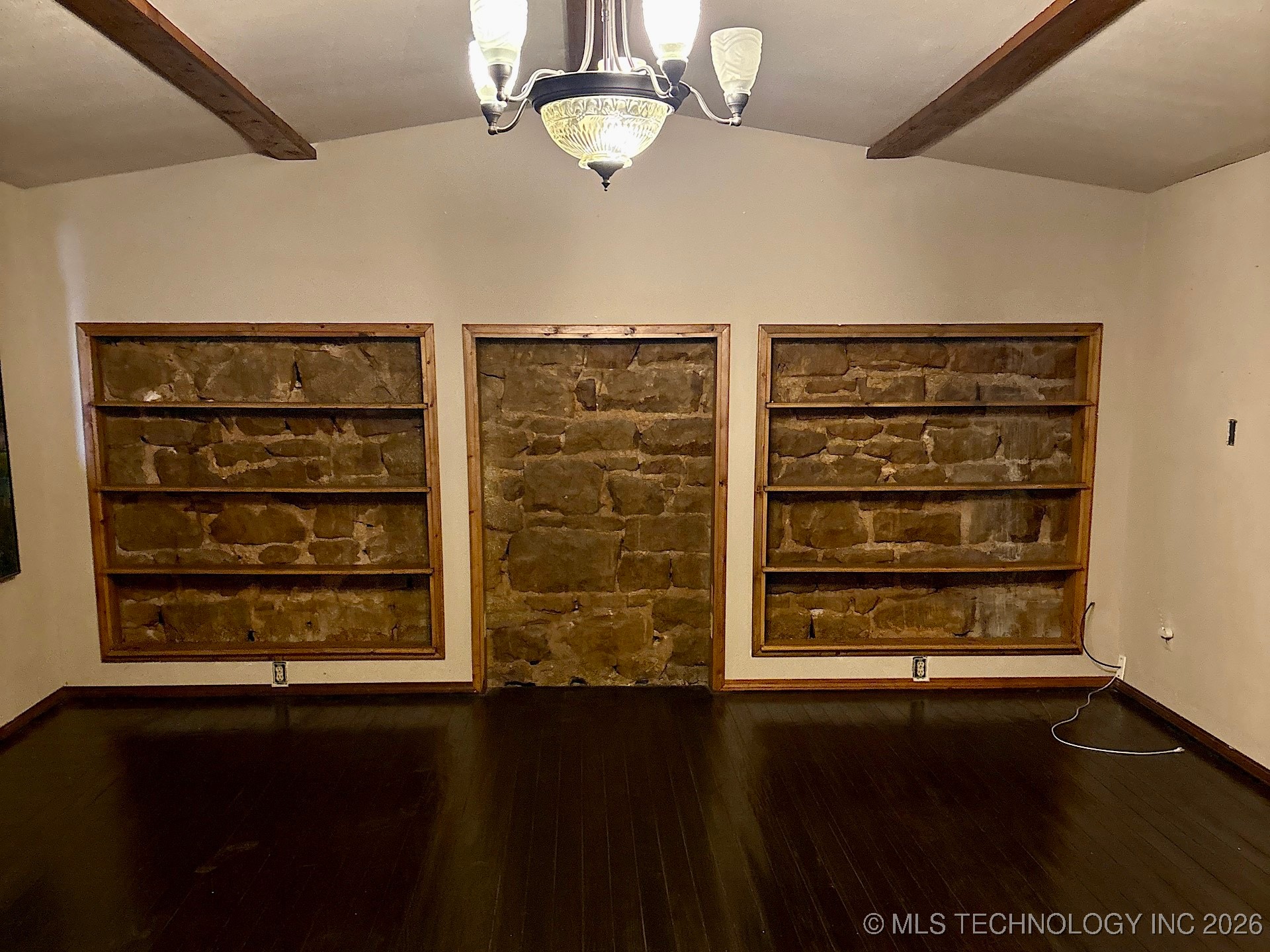 120 N Main Street Property Photo 5