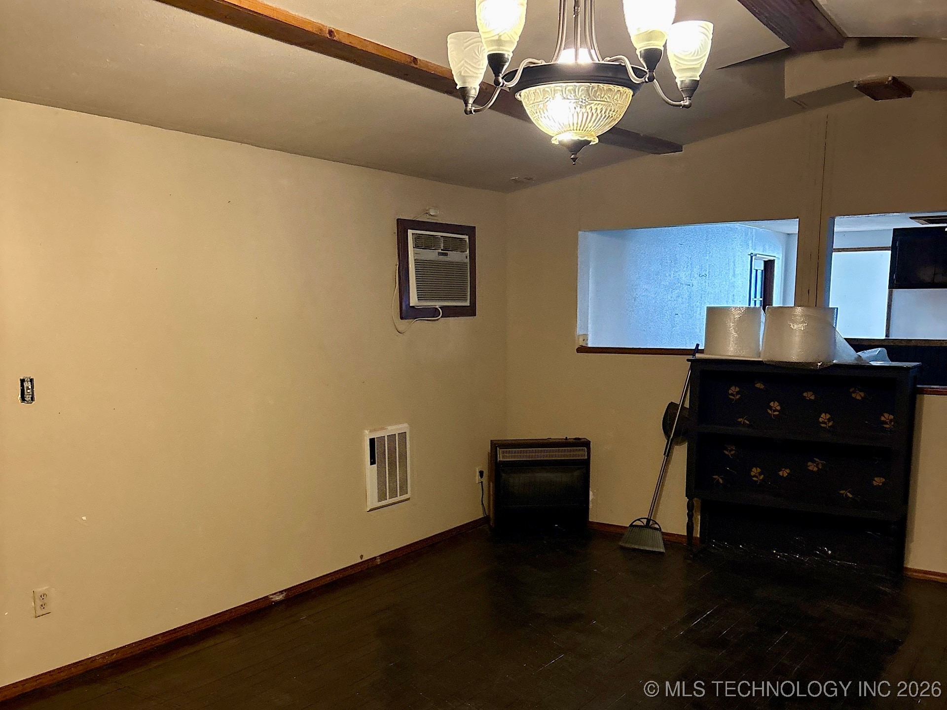 120 N Main Street Property Photo 9