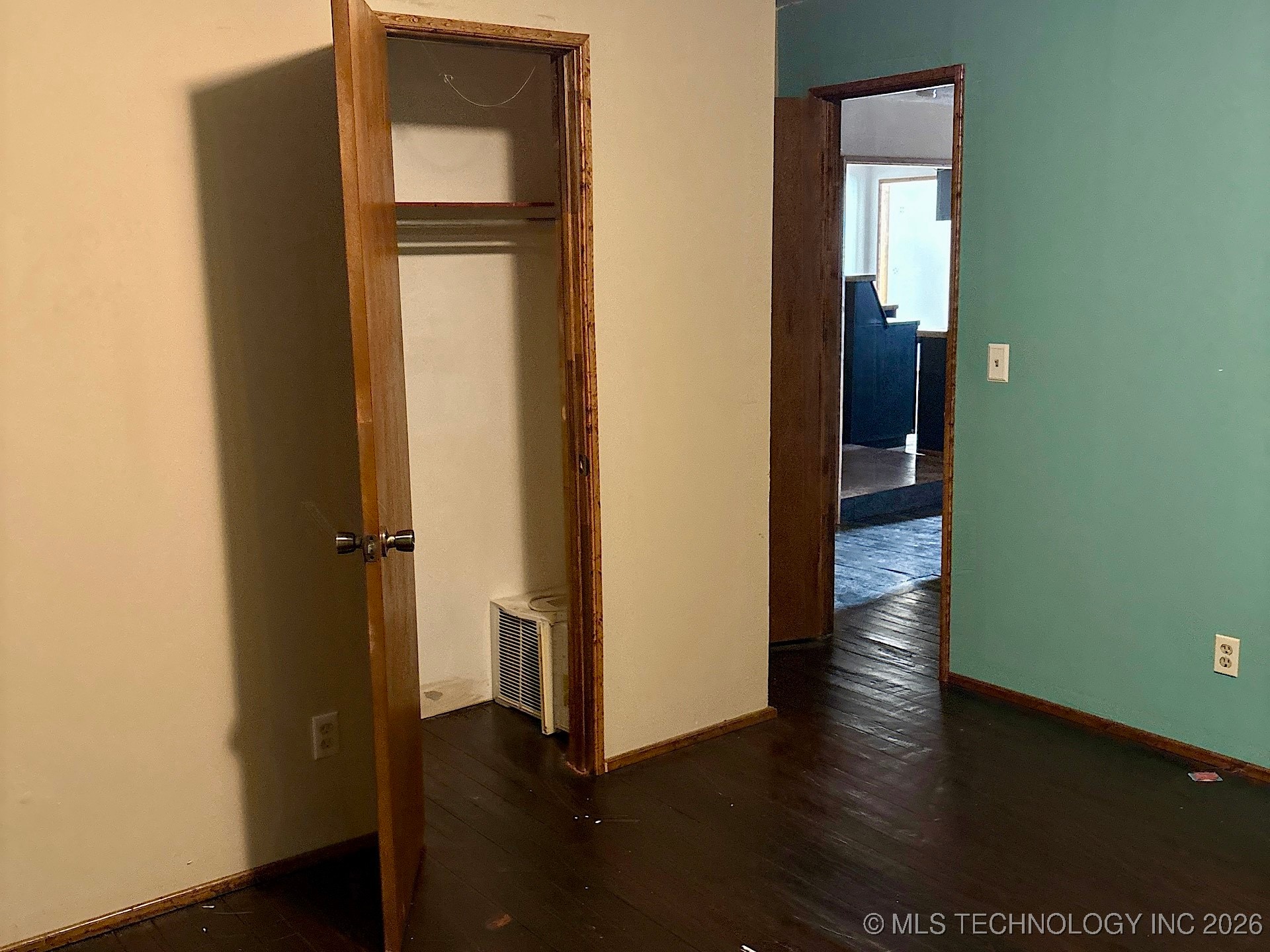 120 N Main Street Property Photo 22